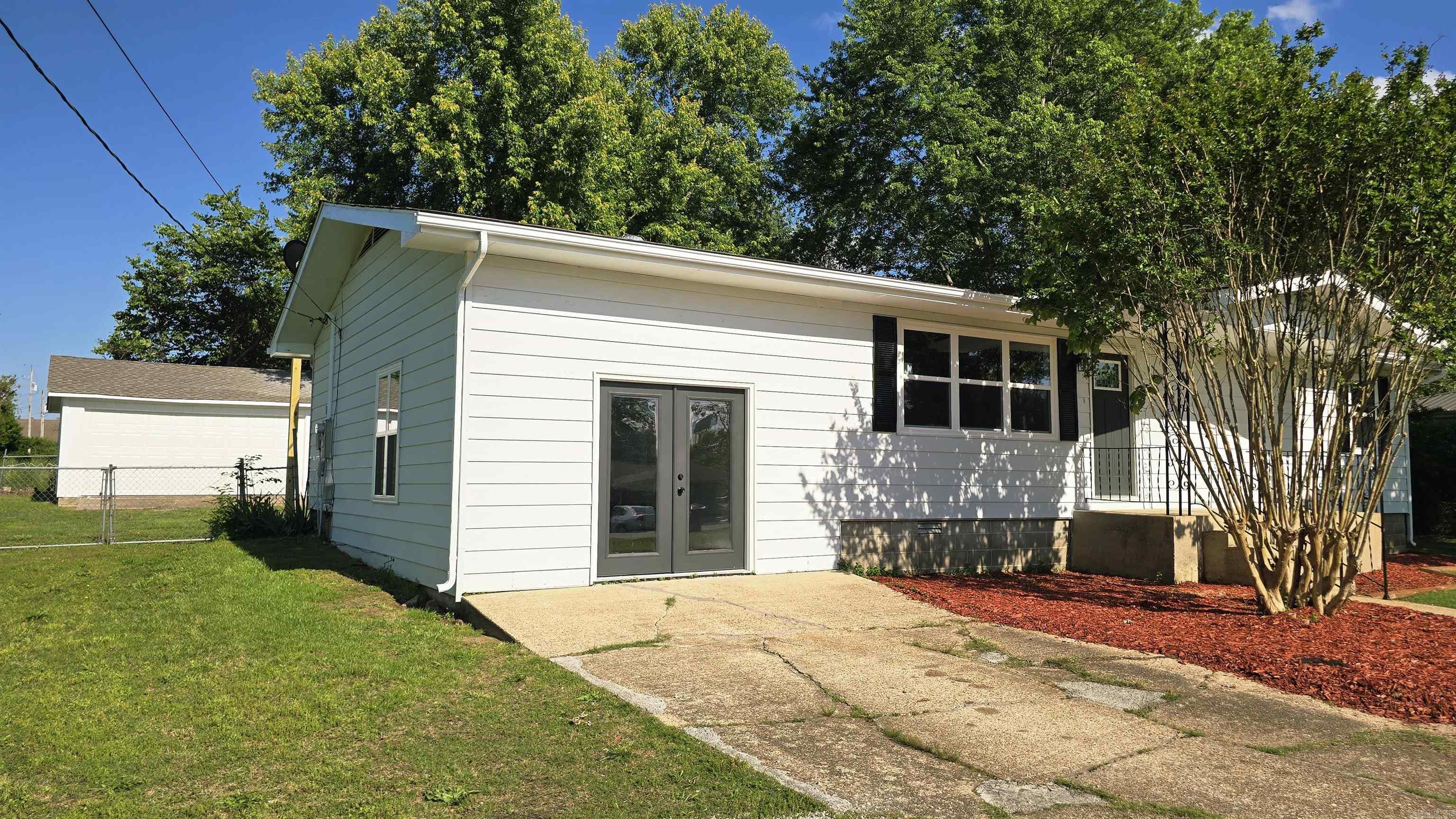 BREEZE HILLS - Residential