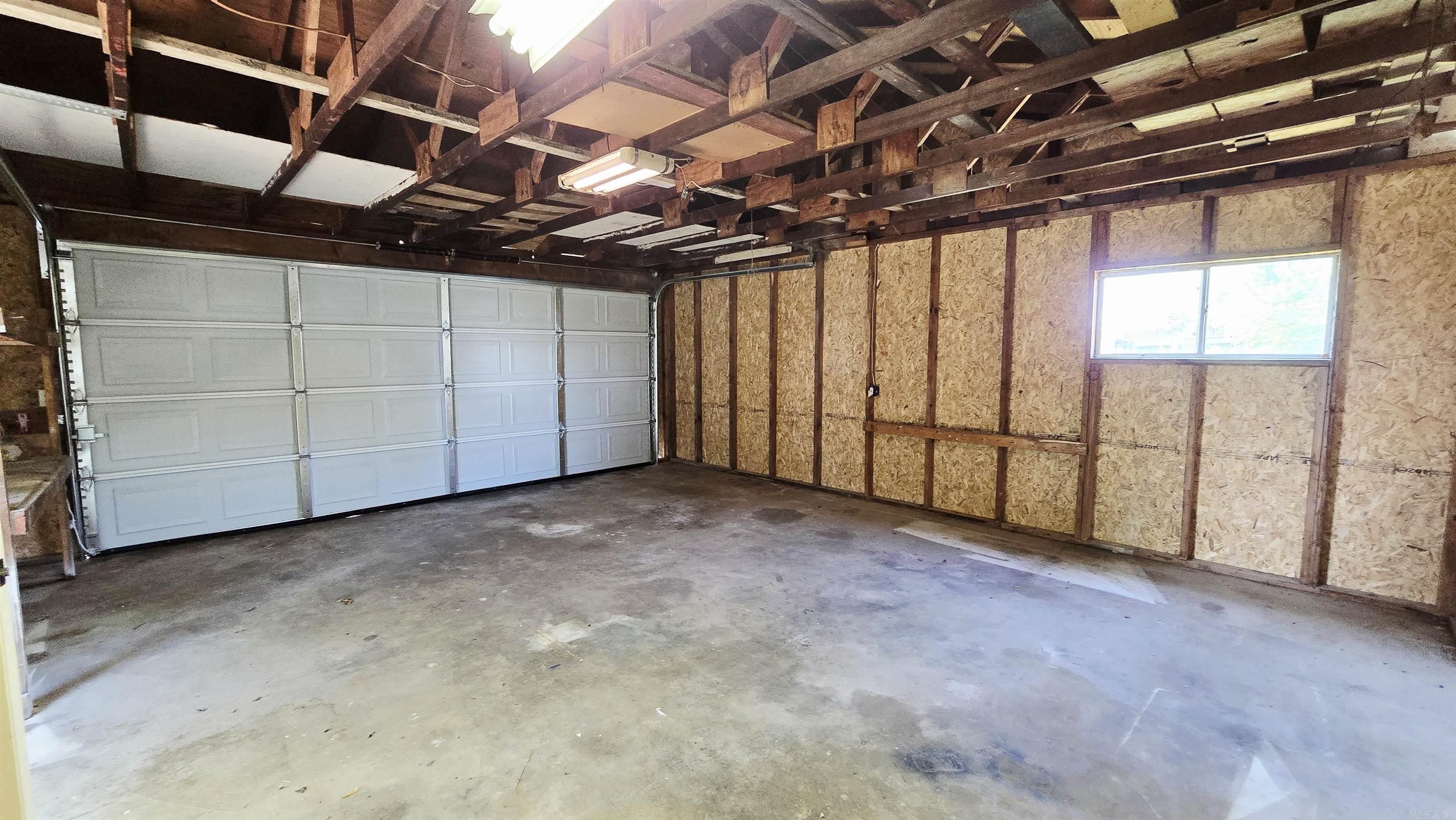 BREEZE HILLS - Residential