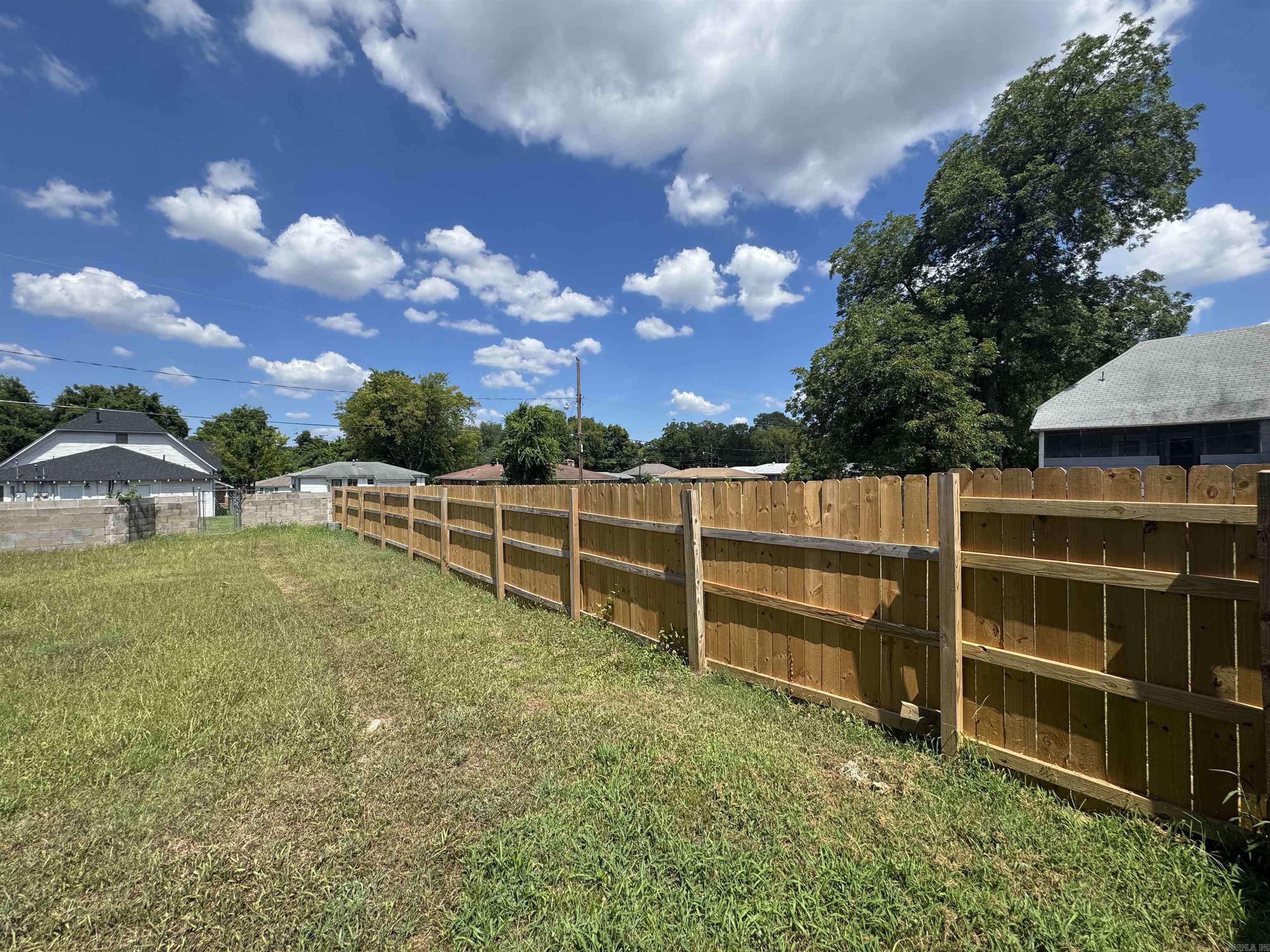 CITY OF LR L16 - Residential