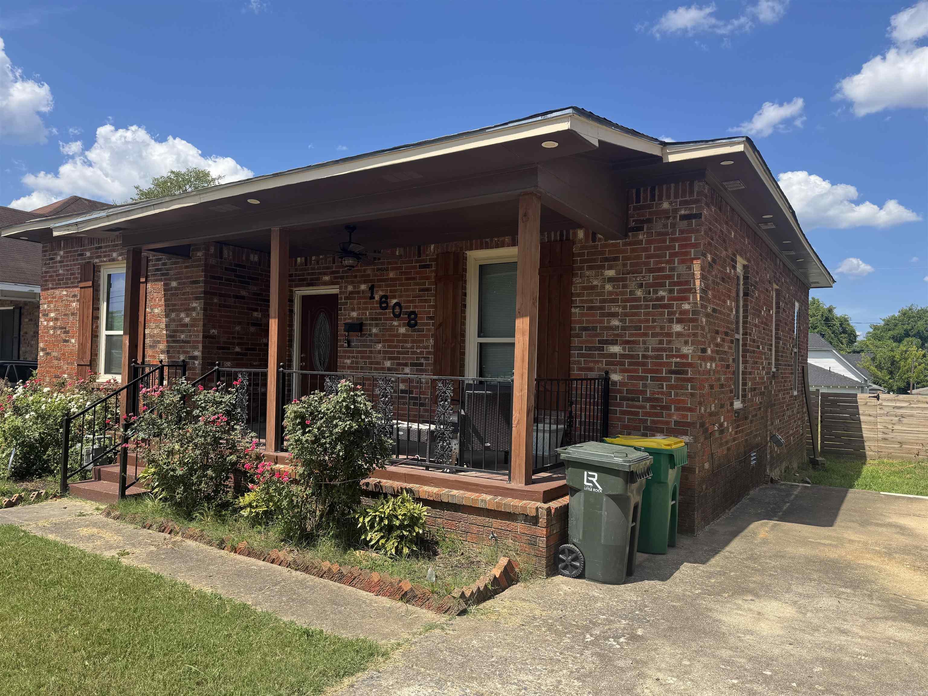 CITY OF LR L16 - Residential