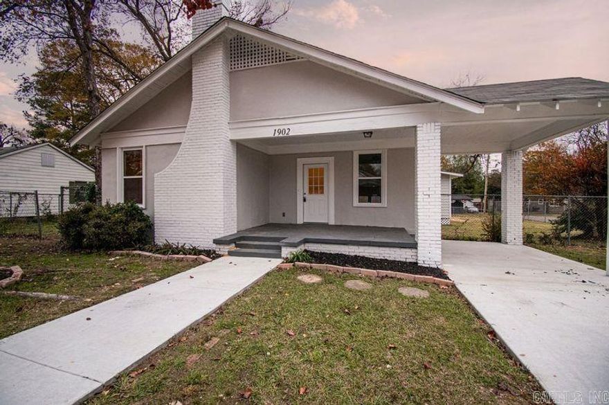 This is a Fannie Mae Homepath property. All offers are to be submitted at www.homepath.com. GIVE CENTURY 21 UNITED A CALL AT 870-862-5408 FOR A SHOWING OF THIS NEWLY REMODELED HOME LOCATED IN TEXARKANA ARKANSAS. THIS HOME HAS 3 BEDROOMS AND 2 BATHS.