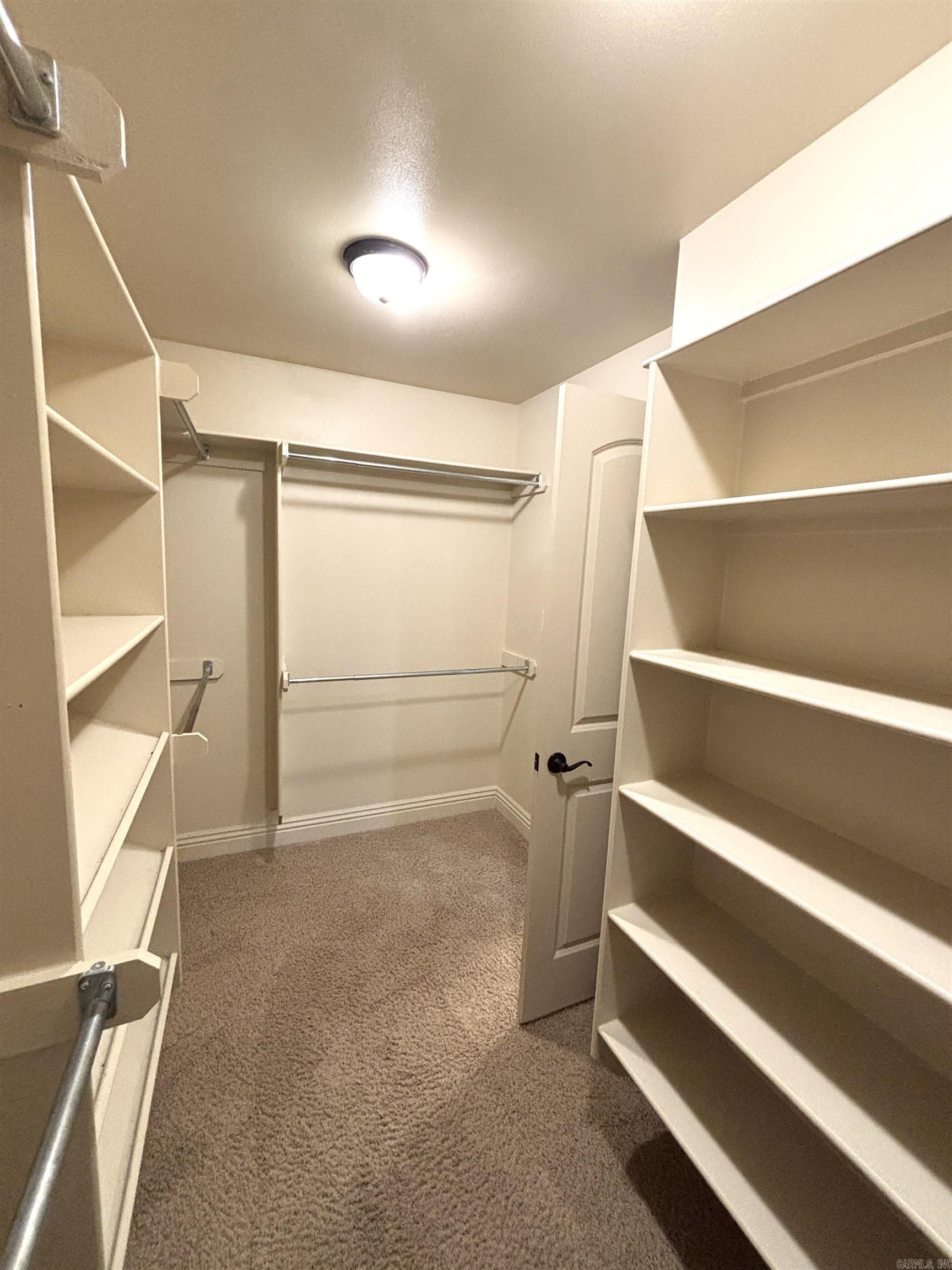 COUNTRY CLUB OF ARK THE - Residential