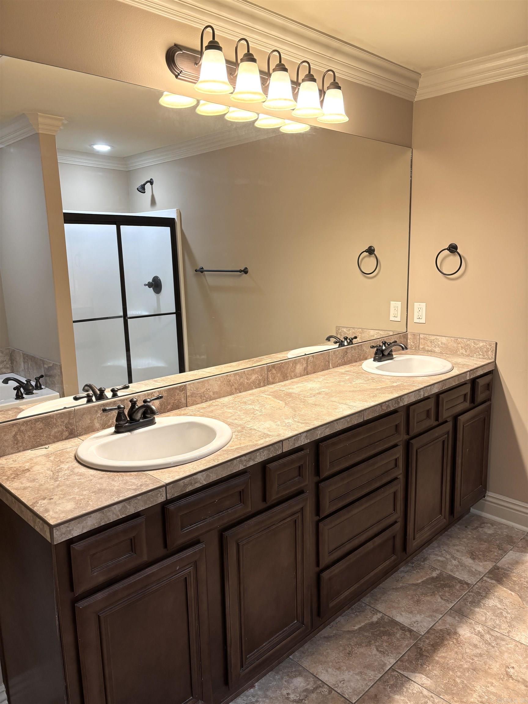 COUNTRY CLUB OF ARK THE - Residential