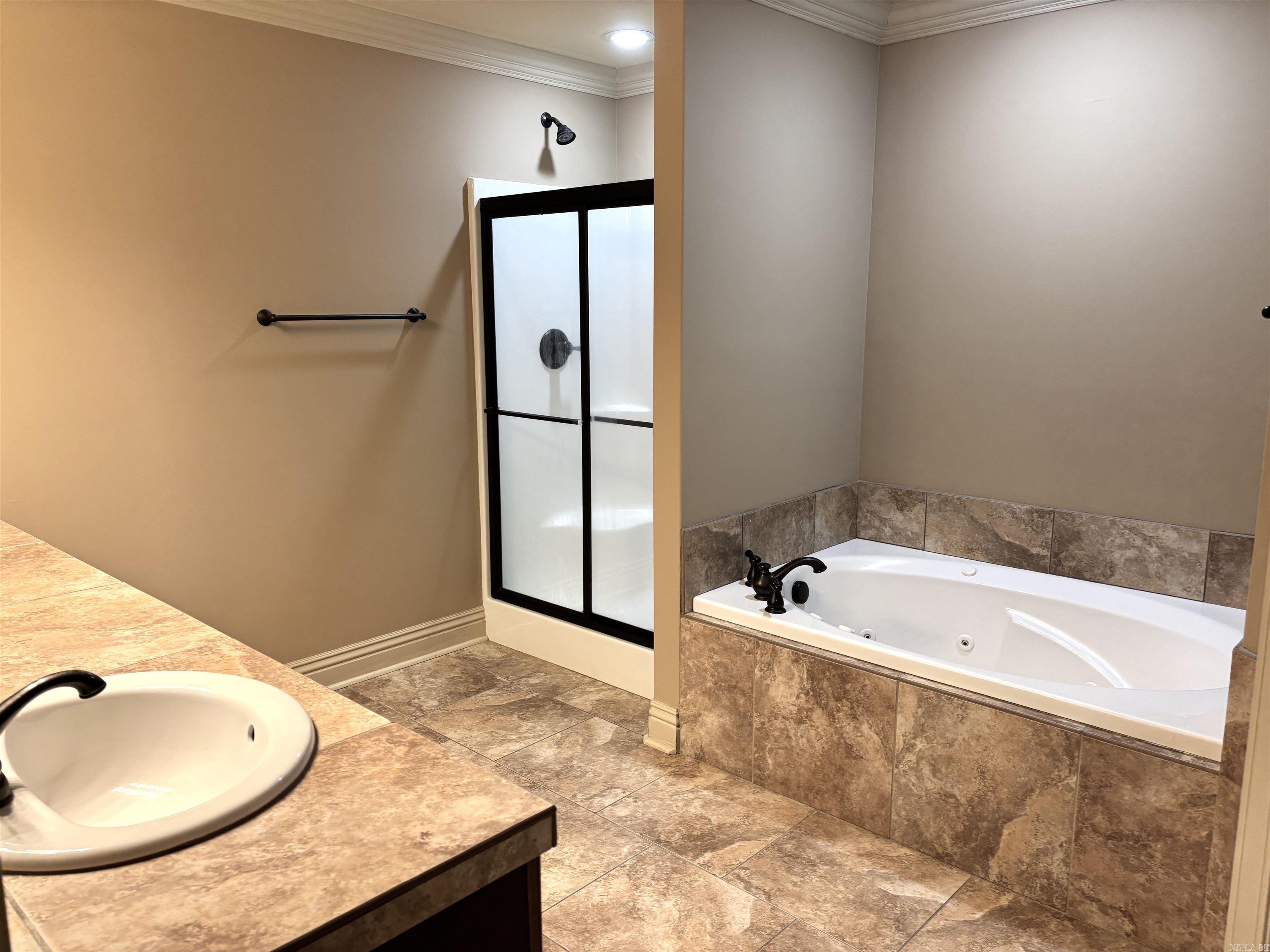 COUNTRY CLUB OF ARK THE - Residential