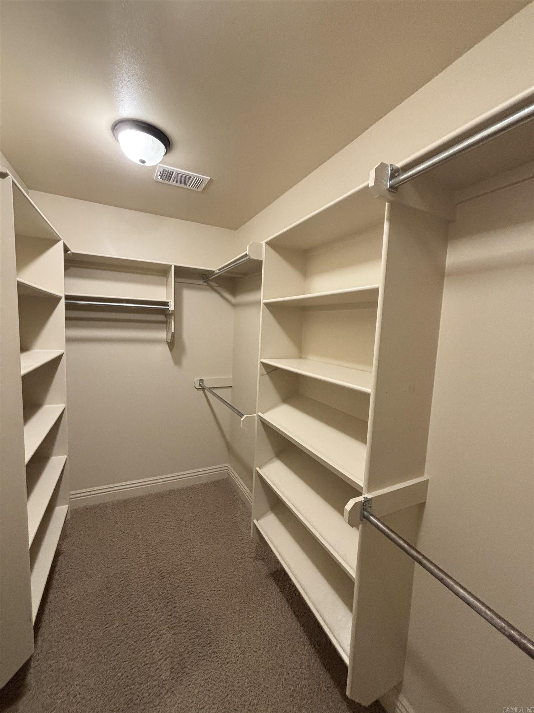 COUNTRY CLUB OF ARK THE - Residential