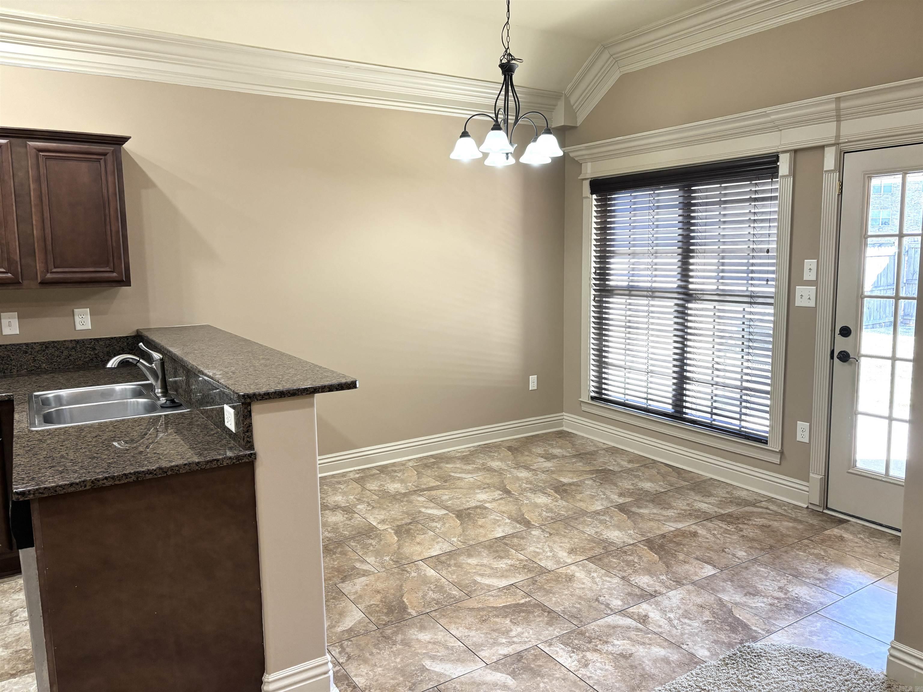 COUNTRY CLUB OF ARK THE - Residential