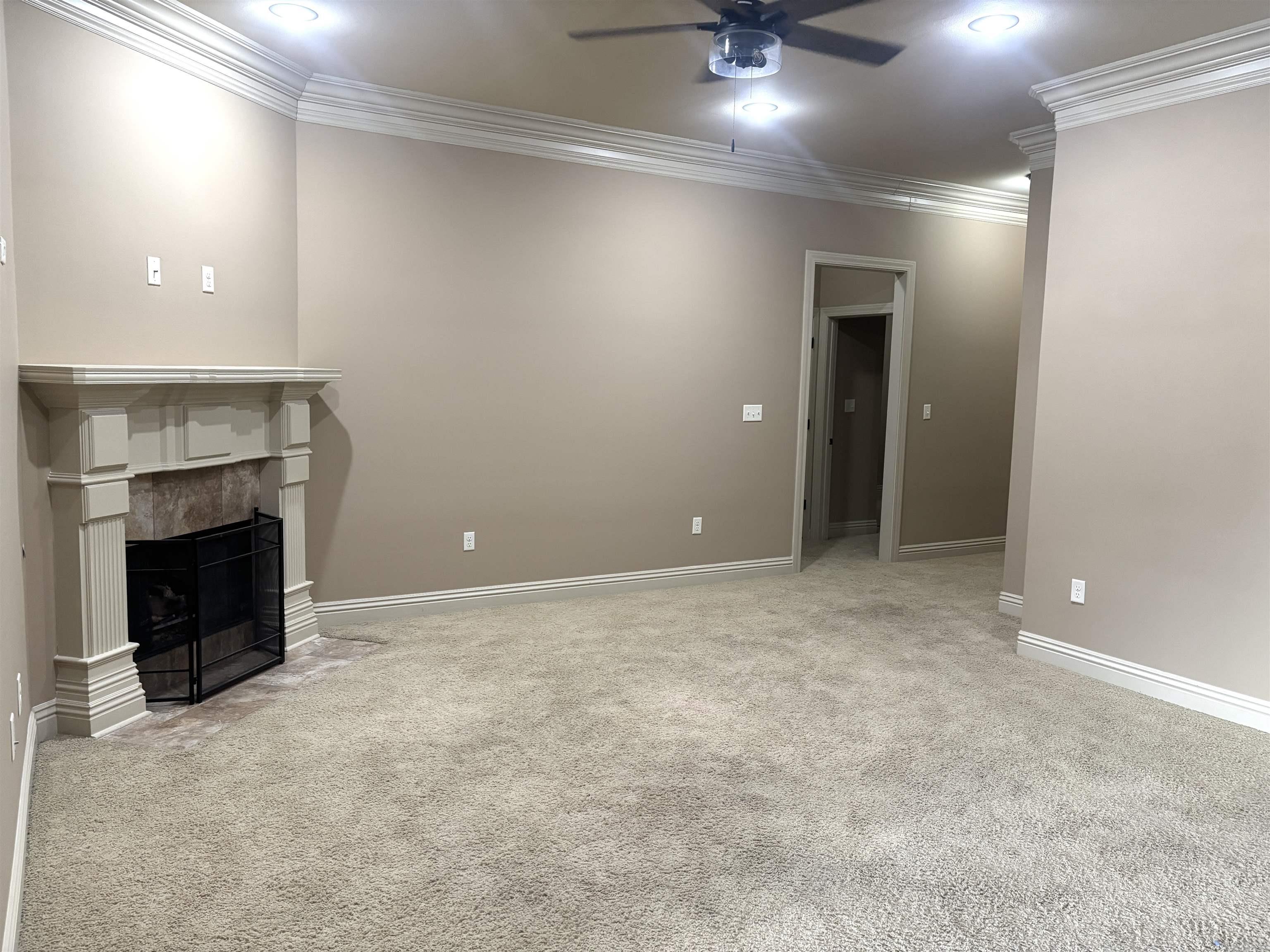 COUNTRY CLUB OF ARK THE - Residential