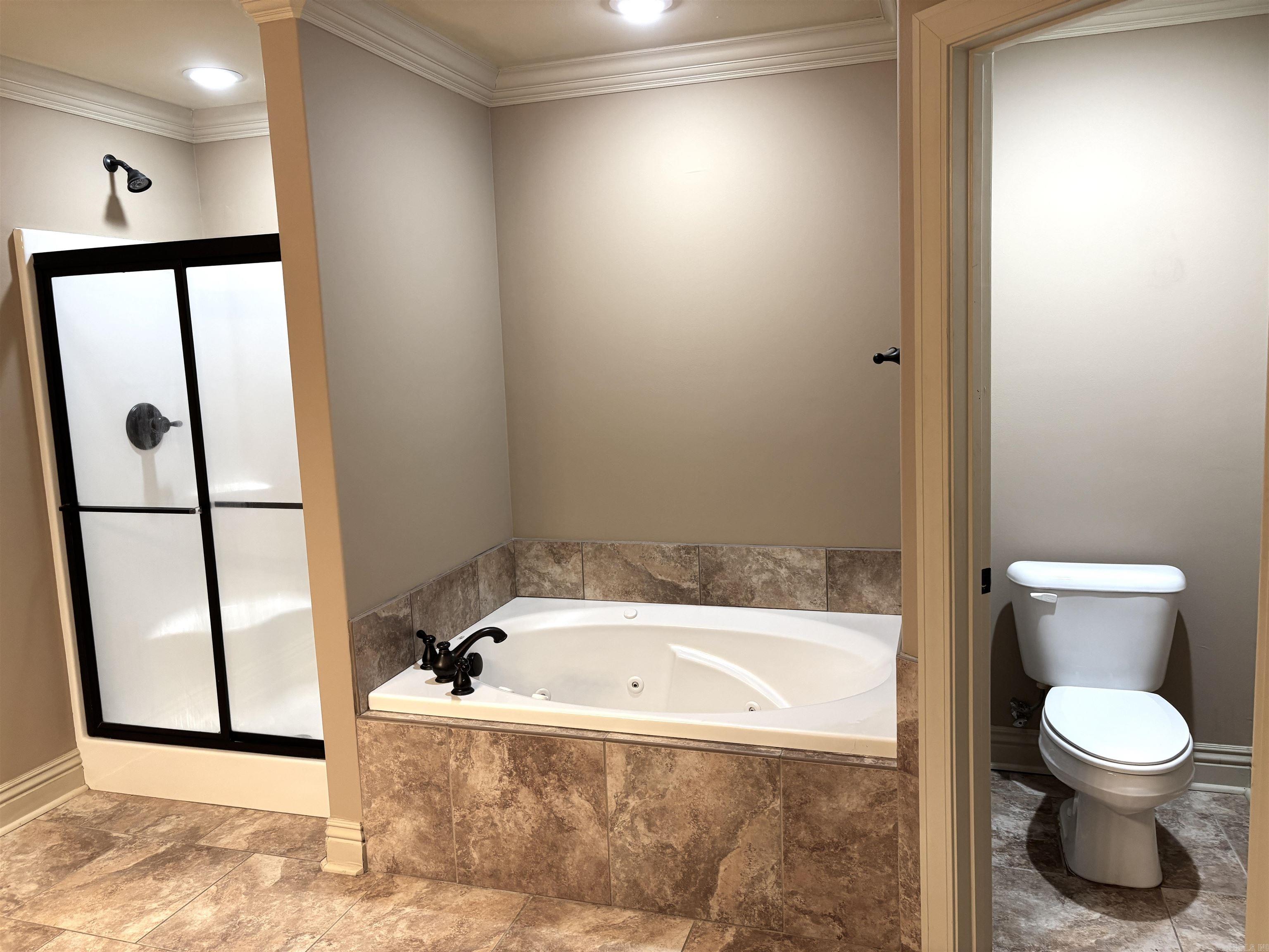 COUNTRY CLUB OF ARK THE - Residential