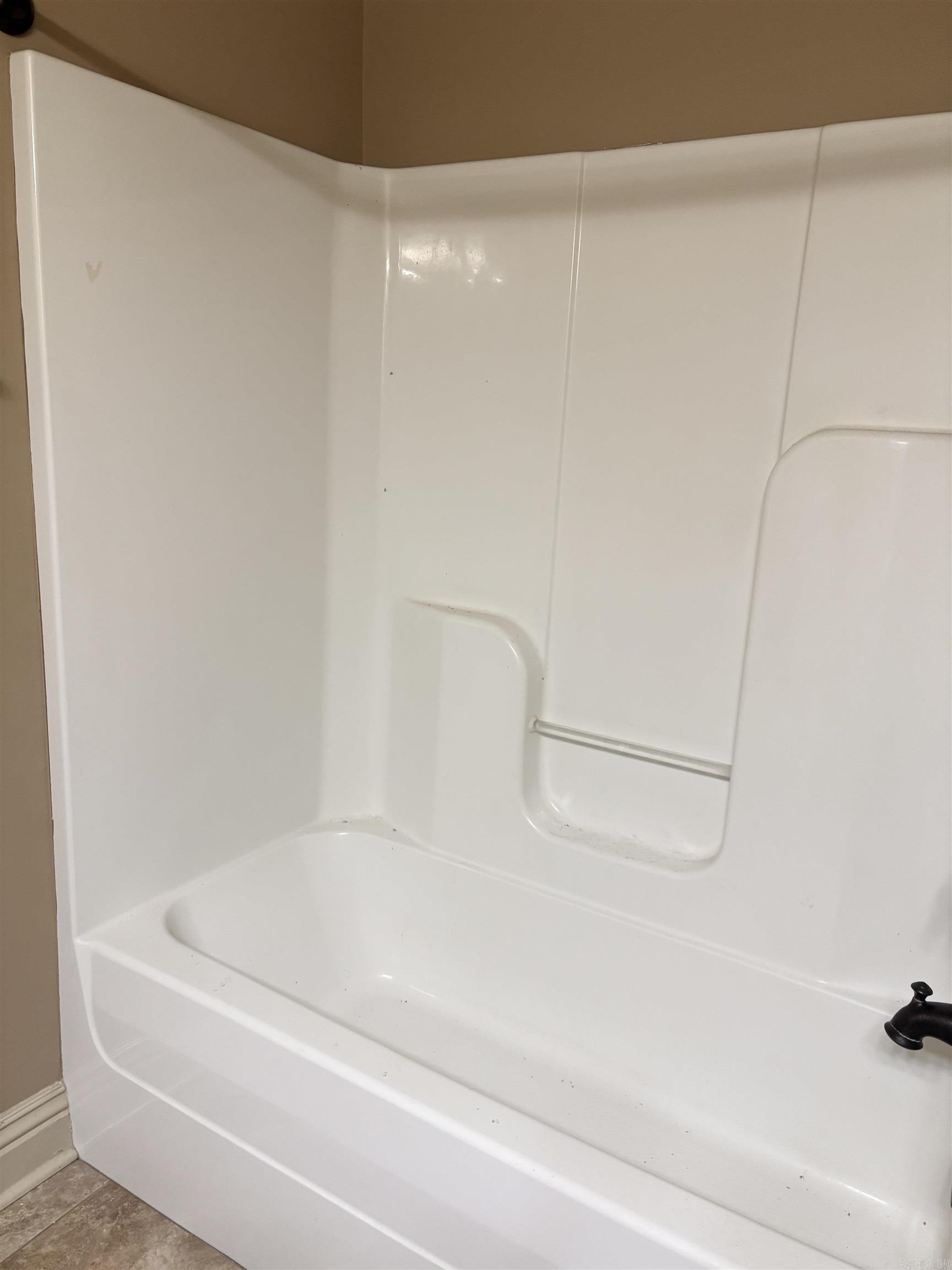 COUNTRY CLUB OF ARK THE - Residential