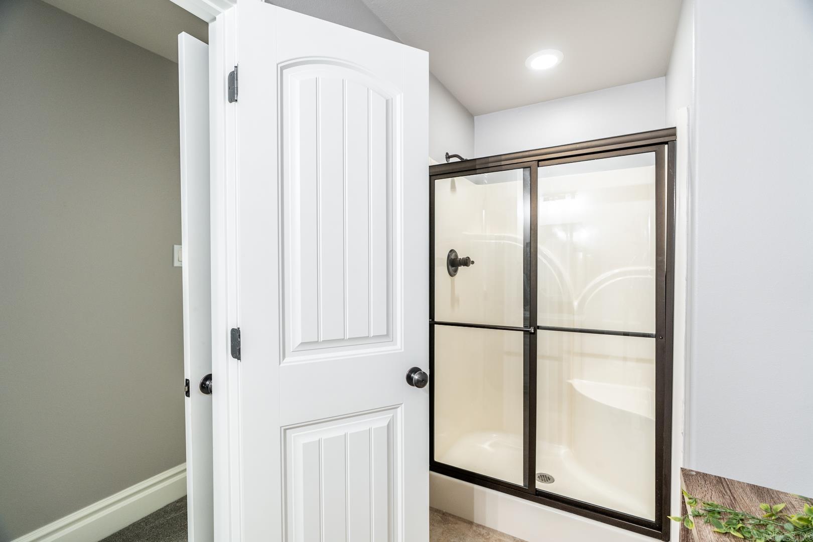 CRESTHAVEN - Residential