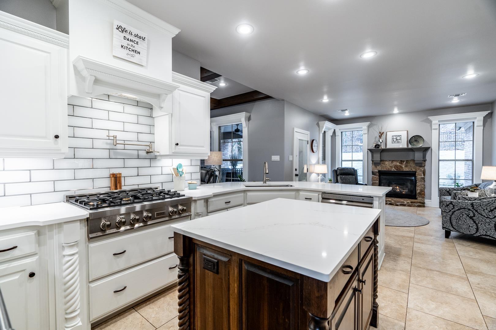 CRESTHAVEN - Residential