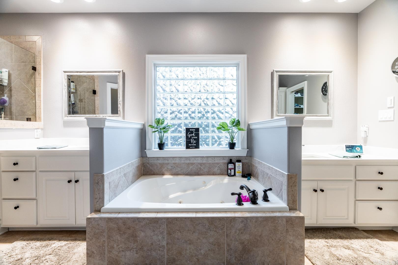 CRESTHAVEN - Residential