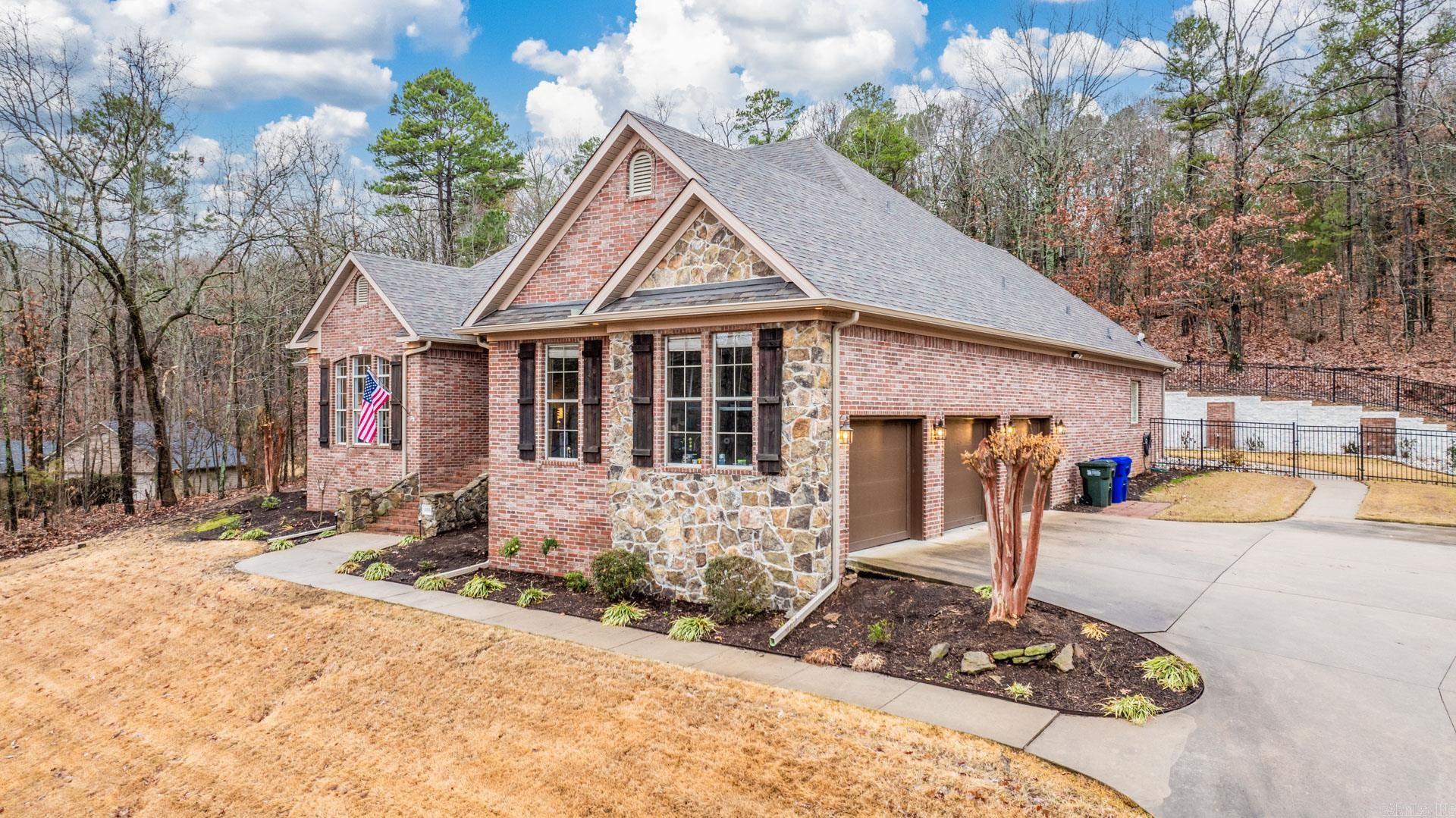 CRESTHAVEN - Residential