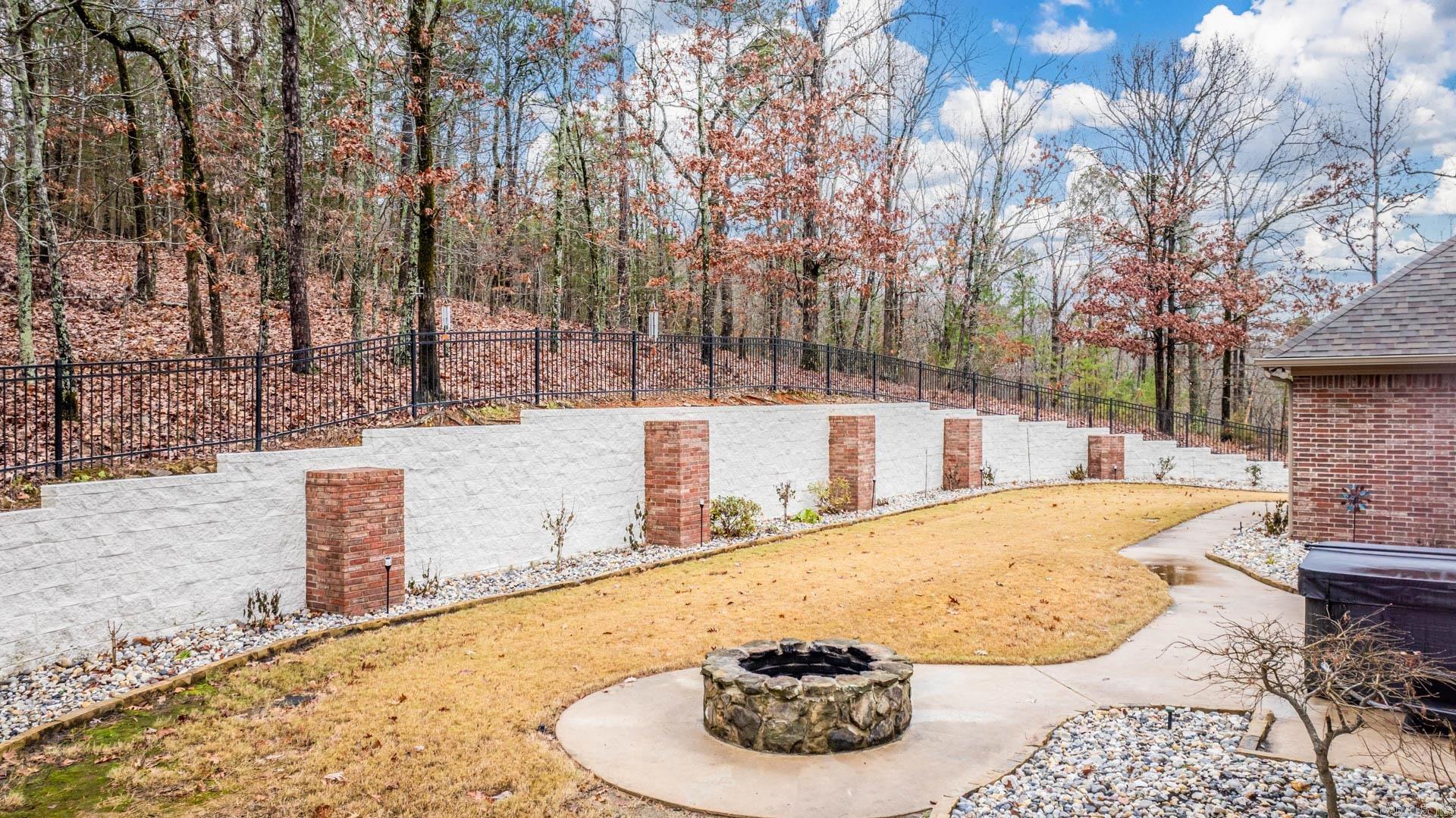 CRESTHAVEN - Residential