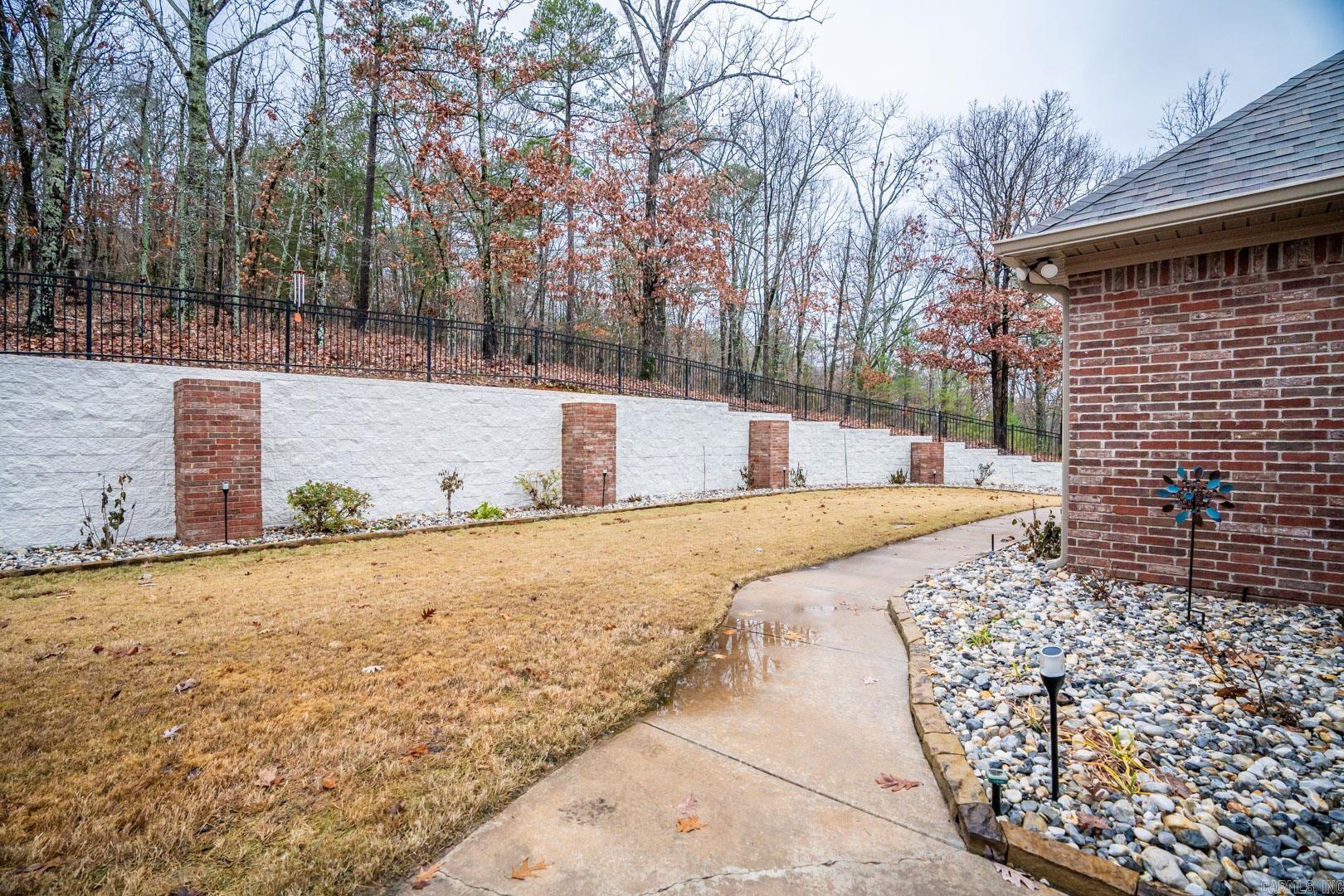 CRESTHAVEN - Residential