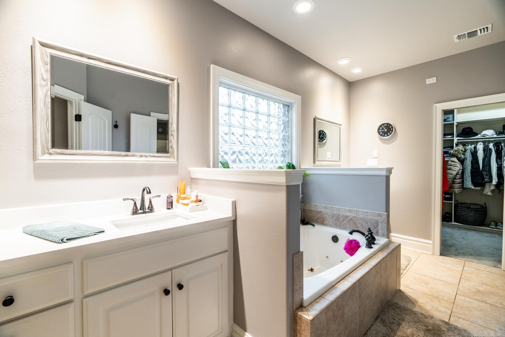 CRESTHAVEN - Residential