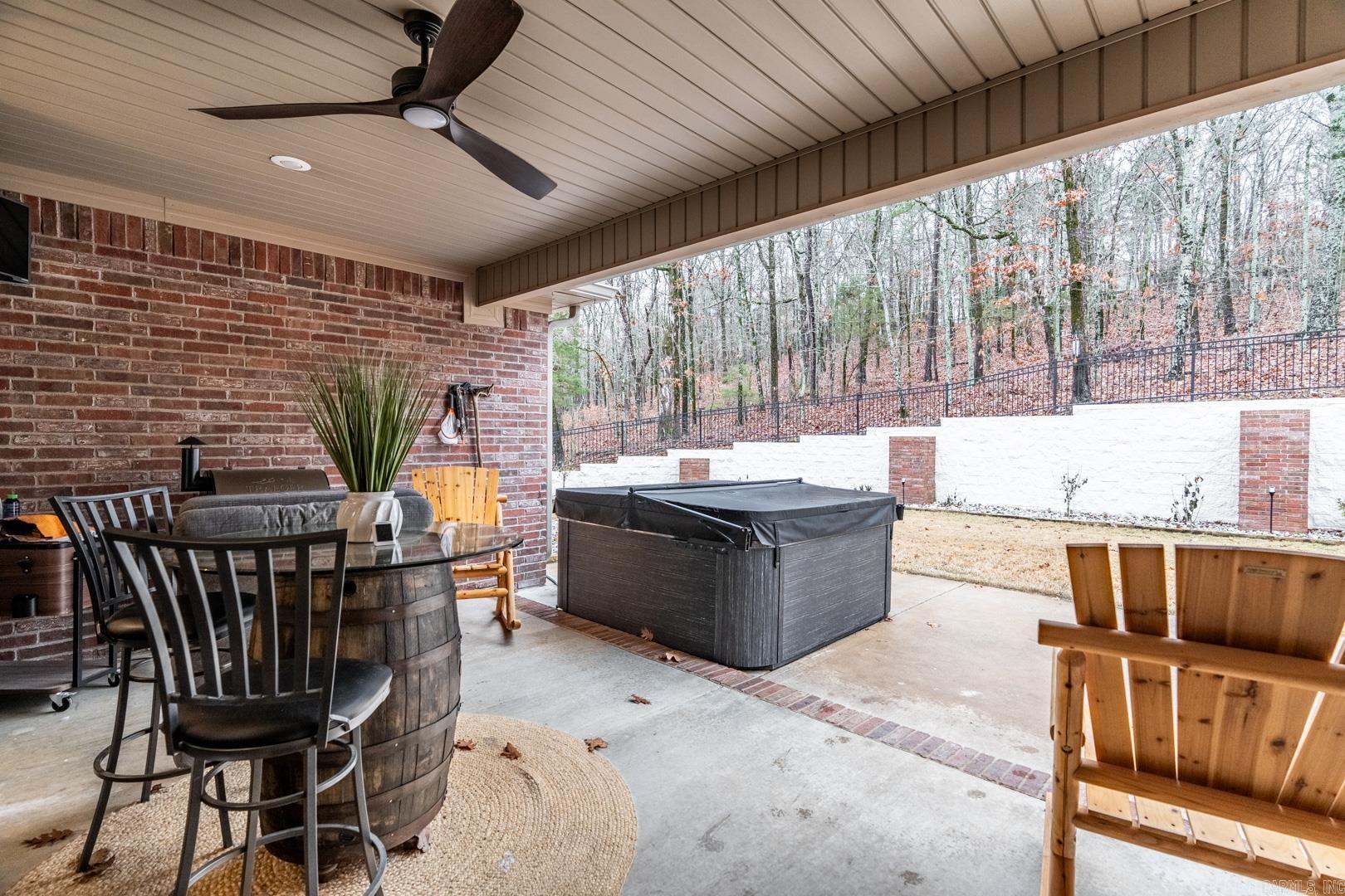 CRESTHAVEN - Residential