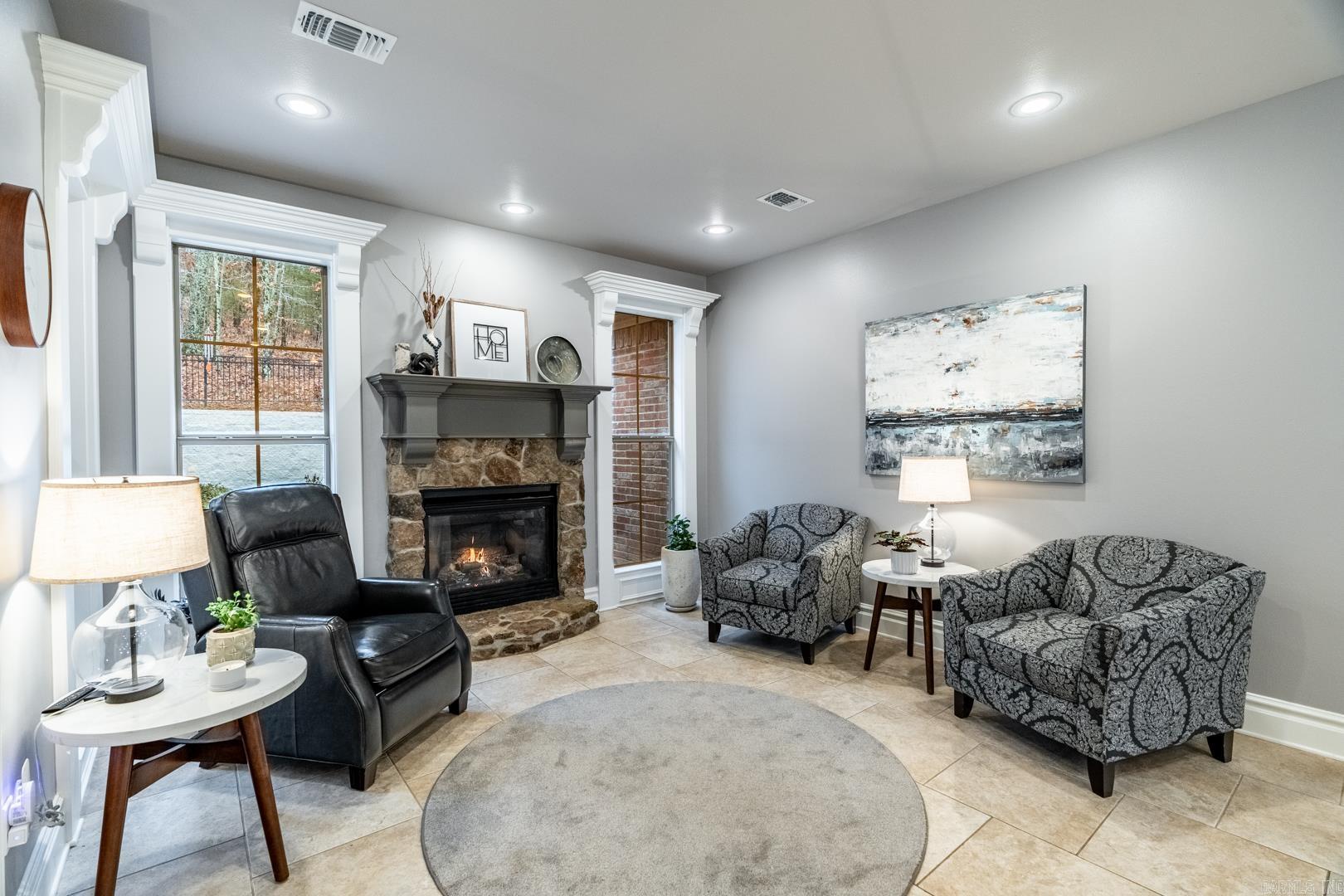 CRESTHAVEN - Residential