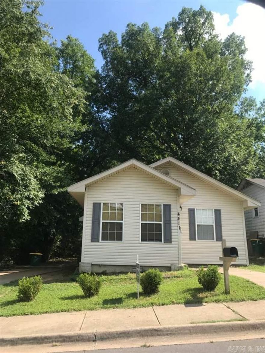 This adorable three bedroom, one bath home is the home you have been waiting for! Home comes with a fully furnished kitchen featuring stove/oven, refrigerator, and dishwasher. The lush backyard is partially fenced. There is central heat and air, window coverings, and a large parking pad. Please, no pets and no smoking.