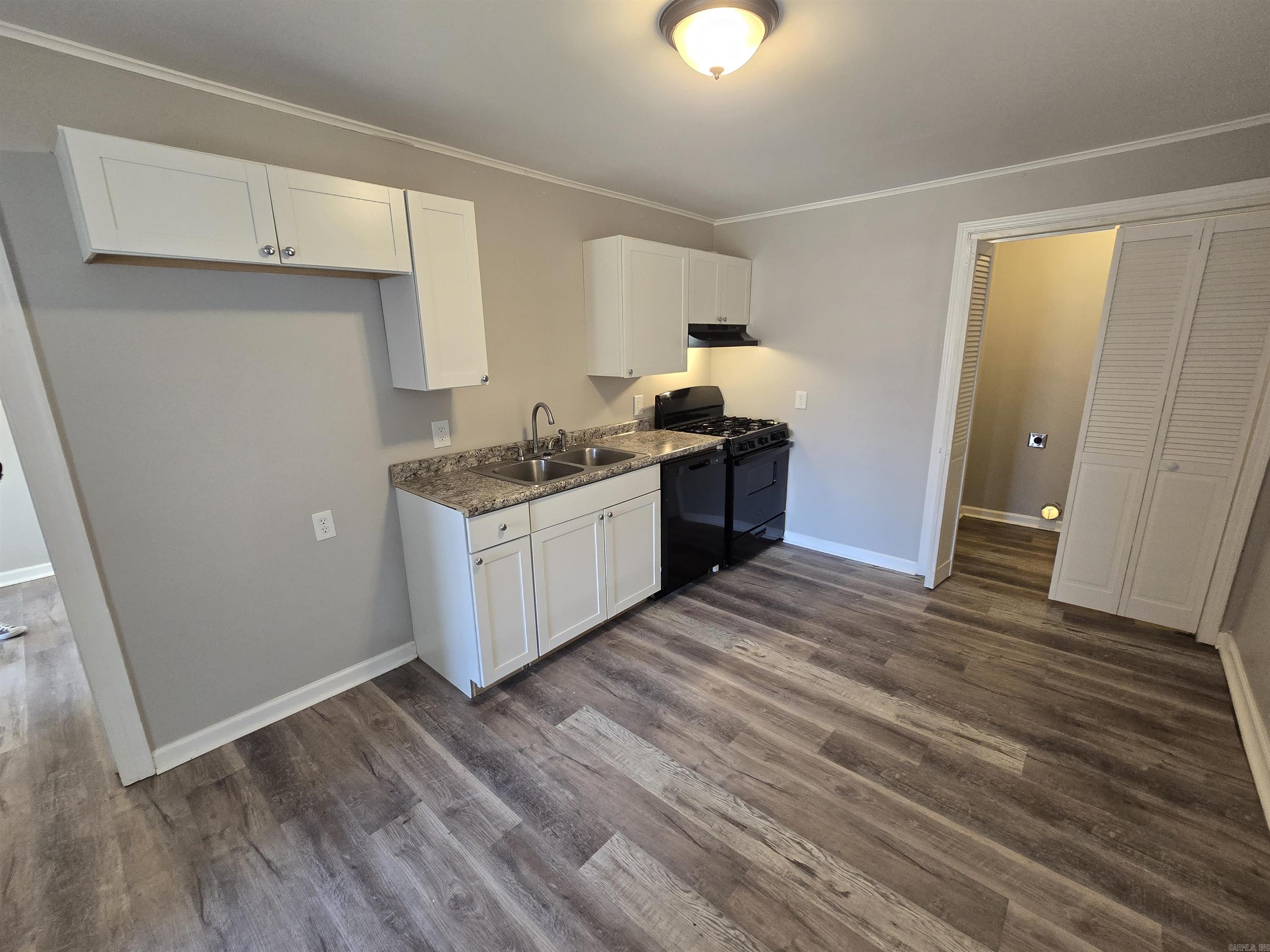 HILLSIDE - Residential