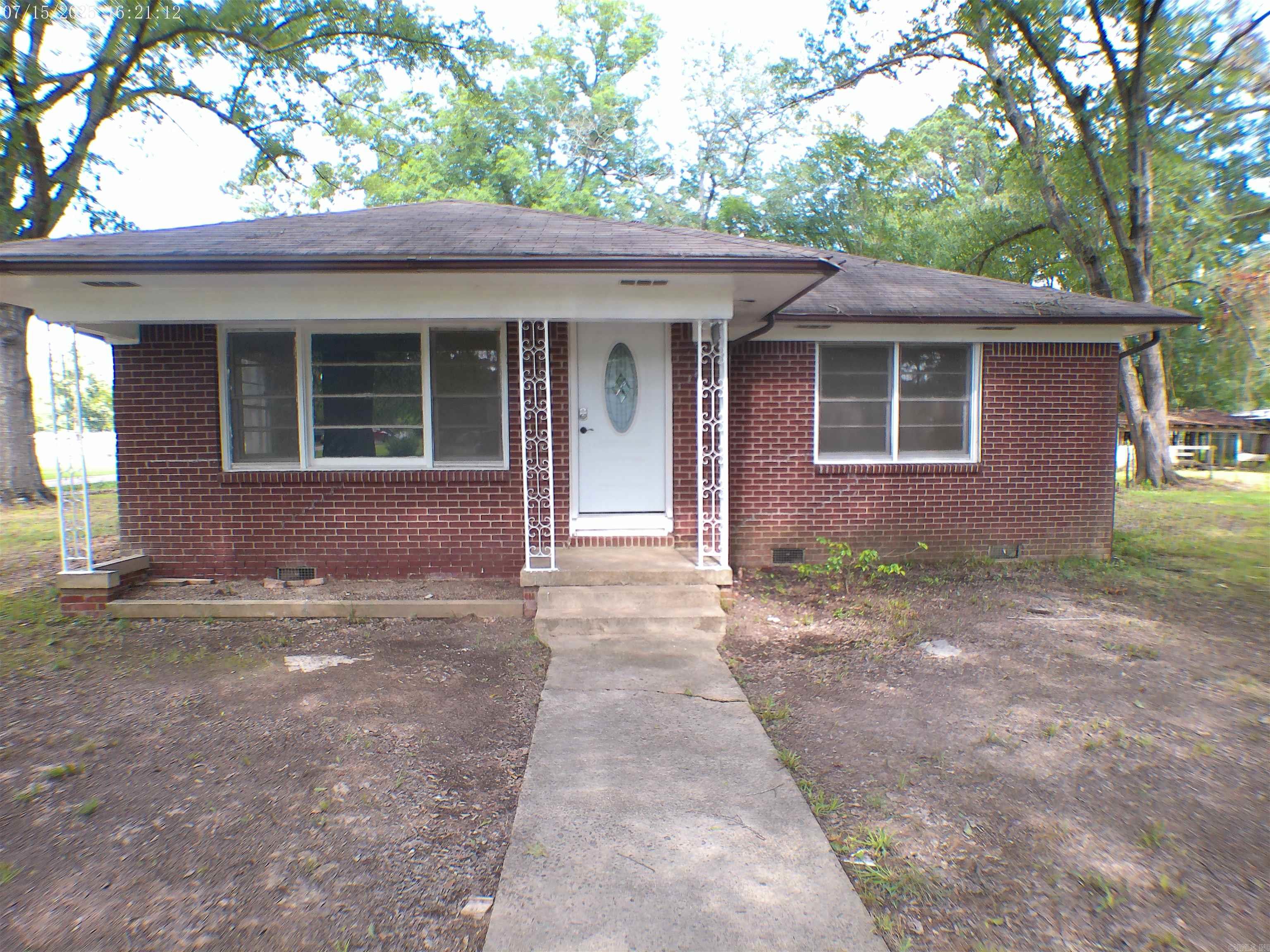 Nice Home , Remodeled New Luxury Vinyl Floors and Tile, Fresh Paint, New Hot Water Heater. Large Corner Lot. Call for A Showing.....