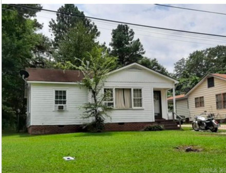 Perfect investment property or fixer upper.