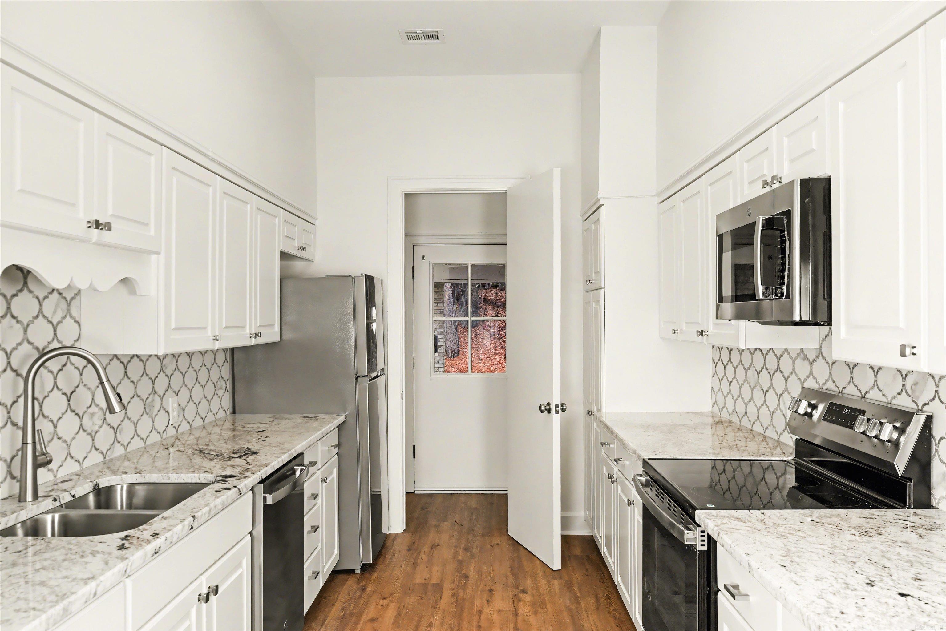 WESTRIDGE HORZ PROP REGIME - Residential