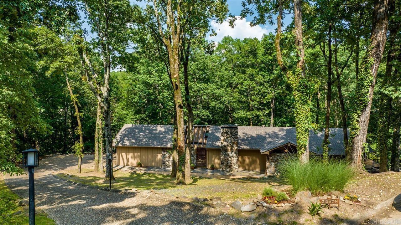 Beautiful Robinwood, mid-century style, house that has been tastefully renovated throughout. Home sits on 1.57 acres and represents a great opportunity to own in the highly sought after Robinwood subdivision. Master bath renovation/update will be completed by 8/31. Home has a 3/2.5 layout with a large garage and fully fenced yard. The professional photography utilized is provided courtesy of Capital Sotheby’s International Realty