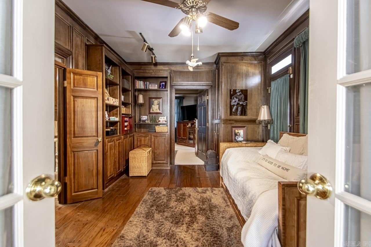 OVERBROOK - Residential