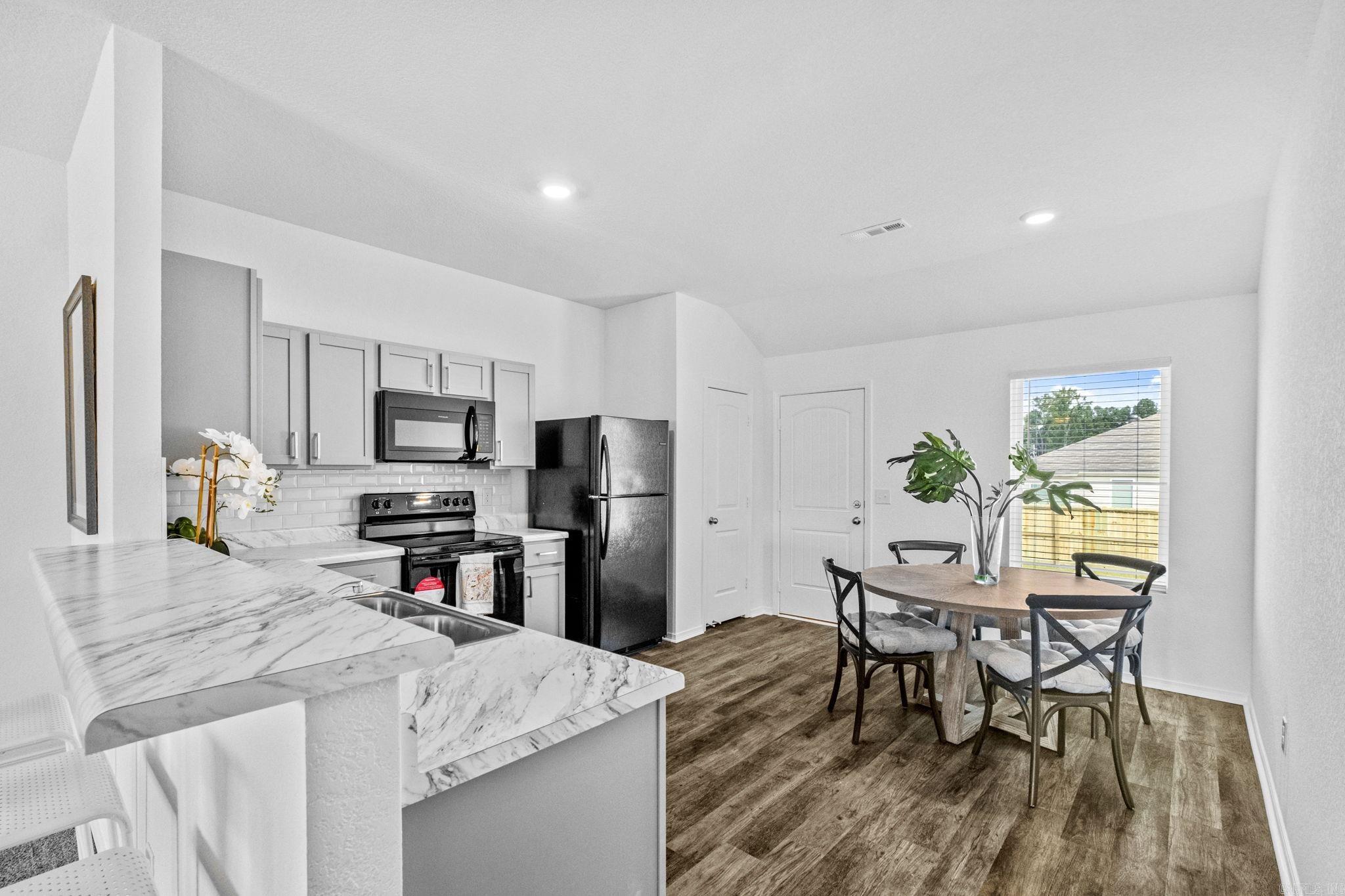 STAGECOACH MEADOWS - Residential Lease