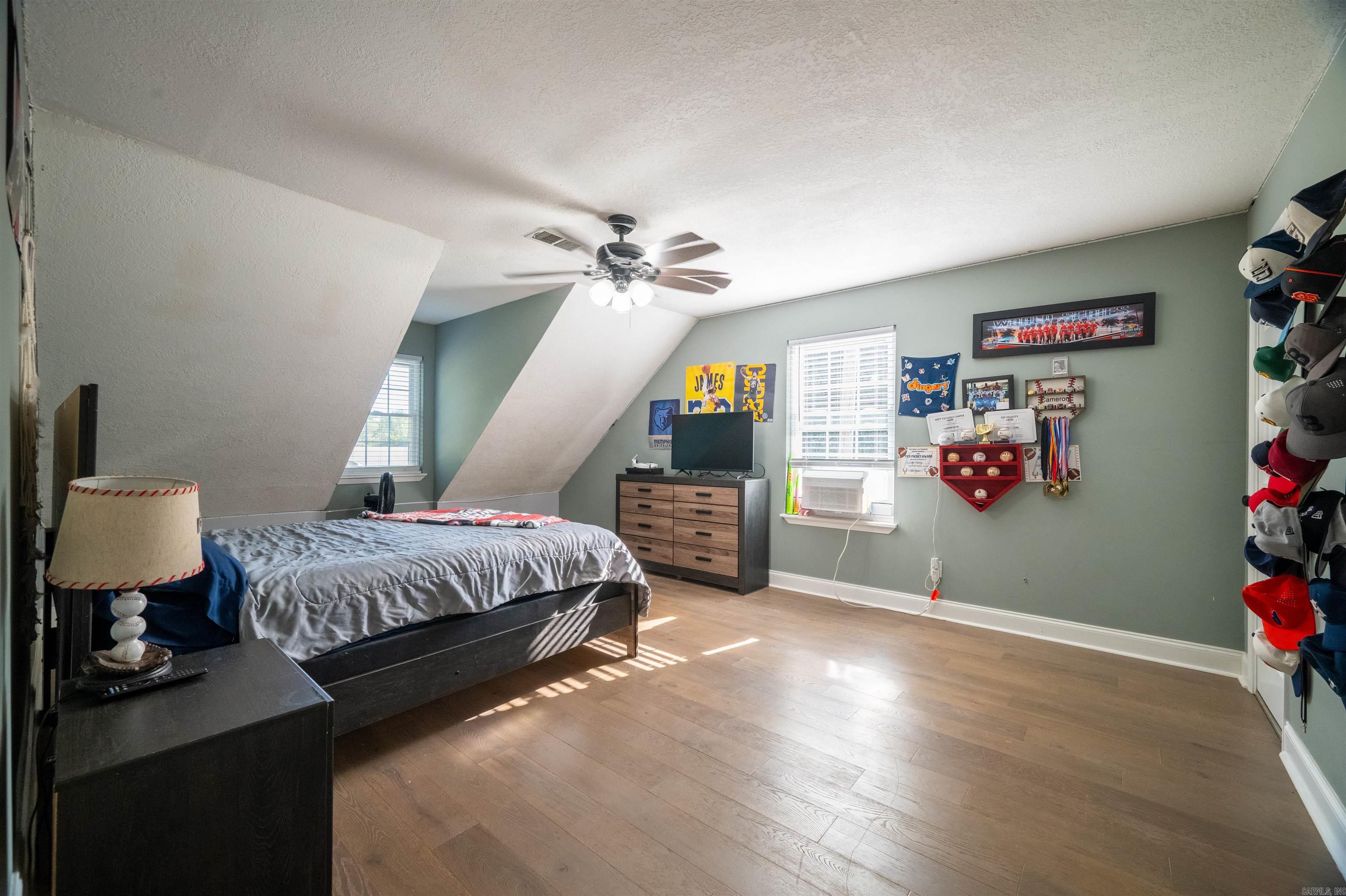 PEBBLE CREEK - Residential