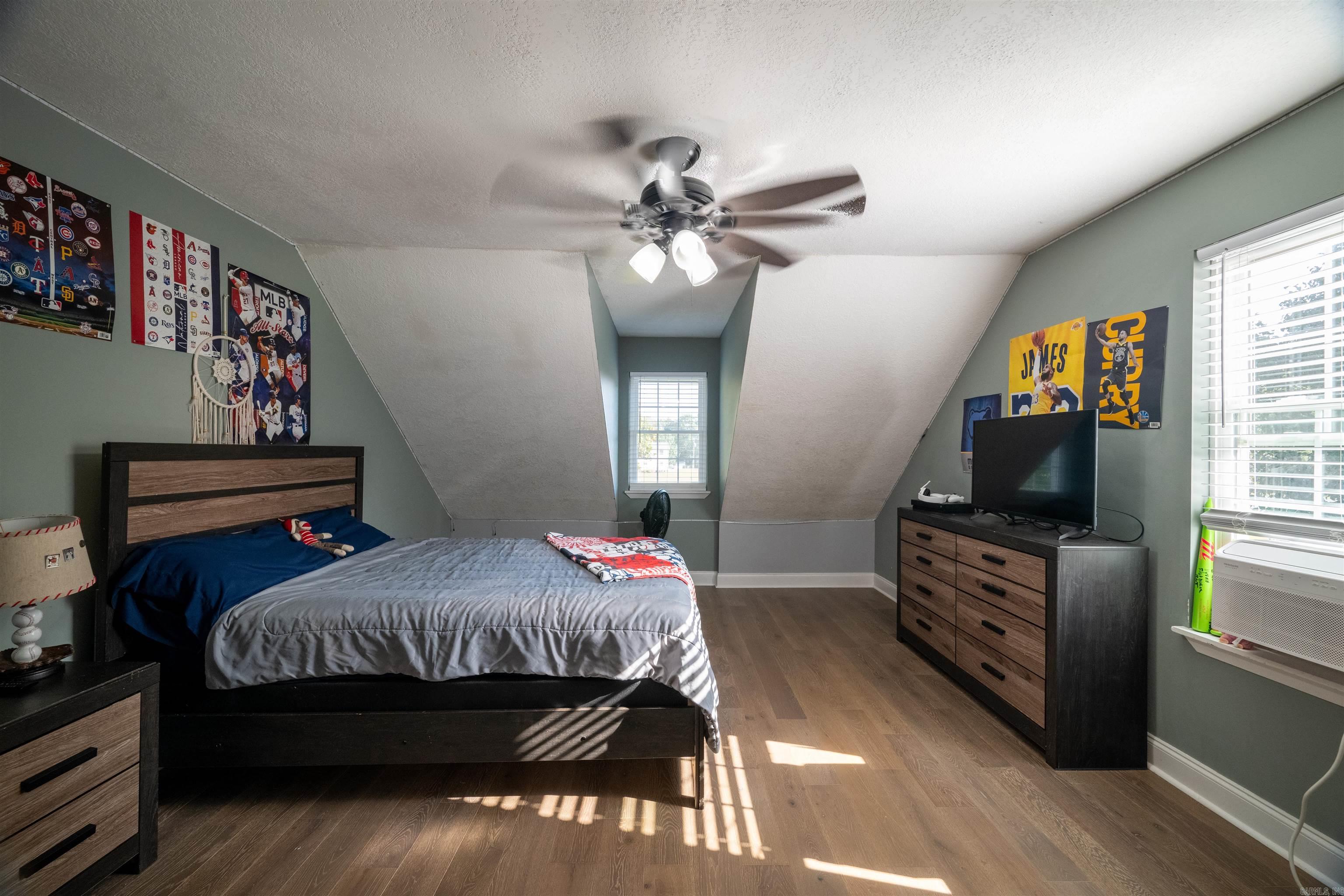 PEBBLE CREEK - Residential