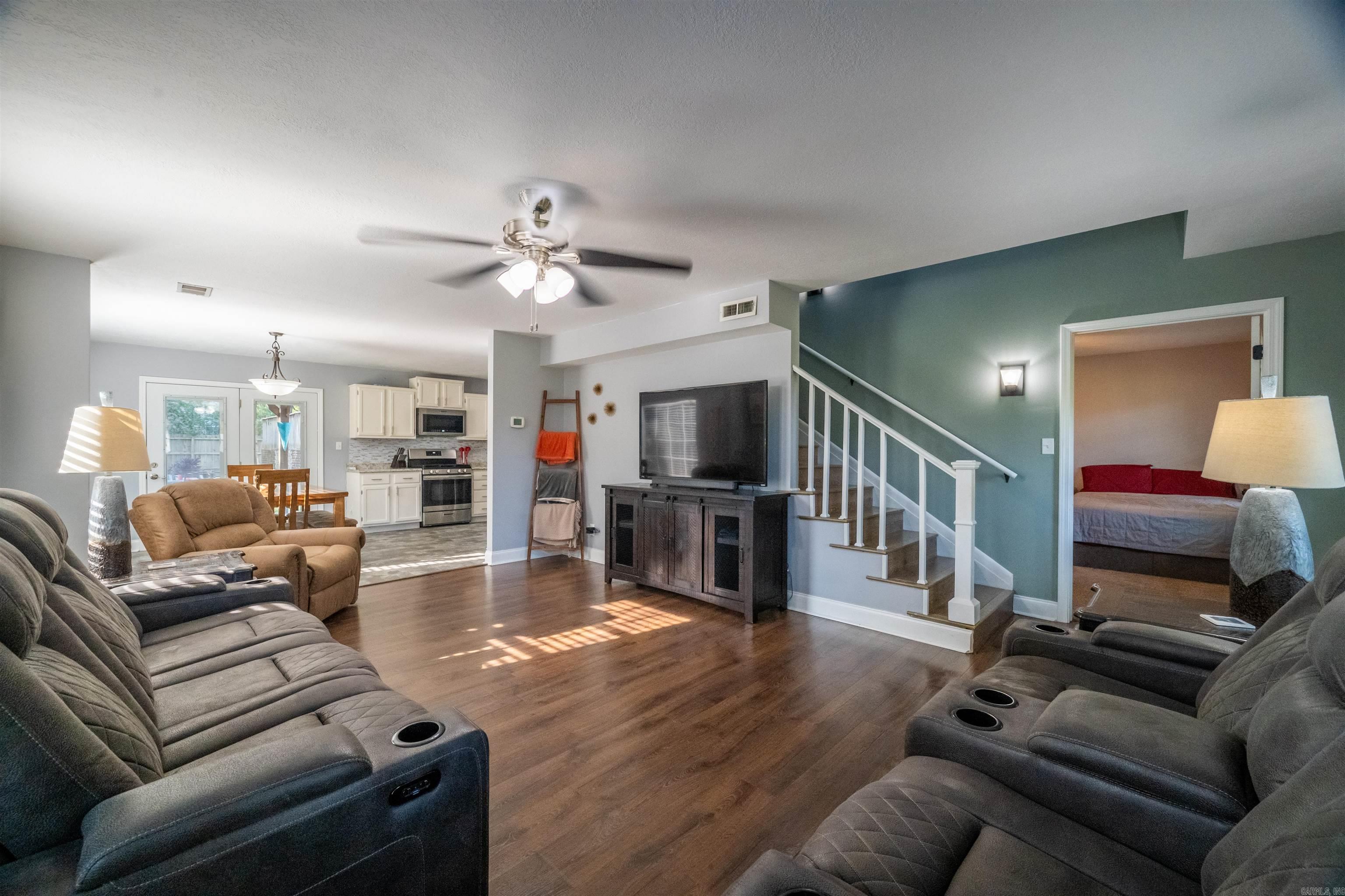 PEBBLE CREEK - Residential