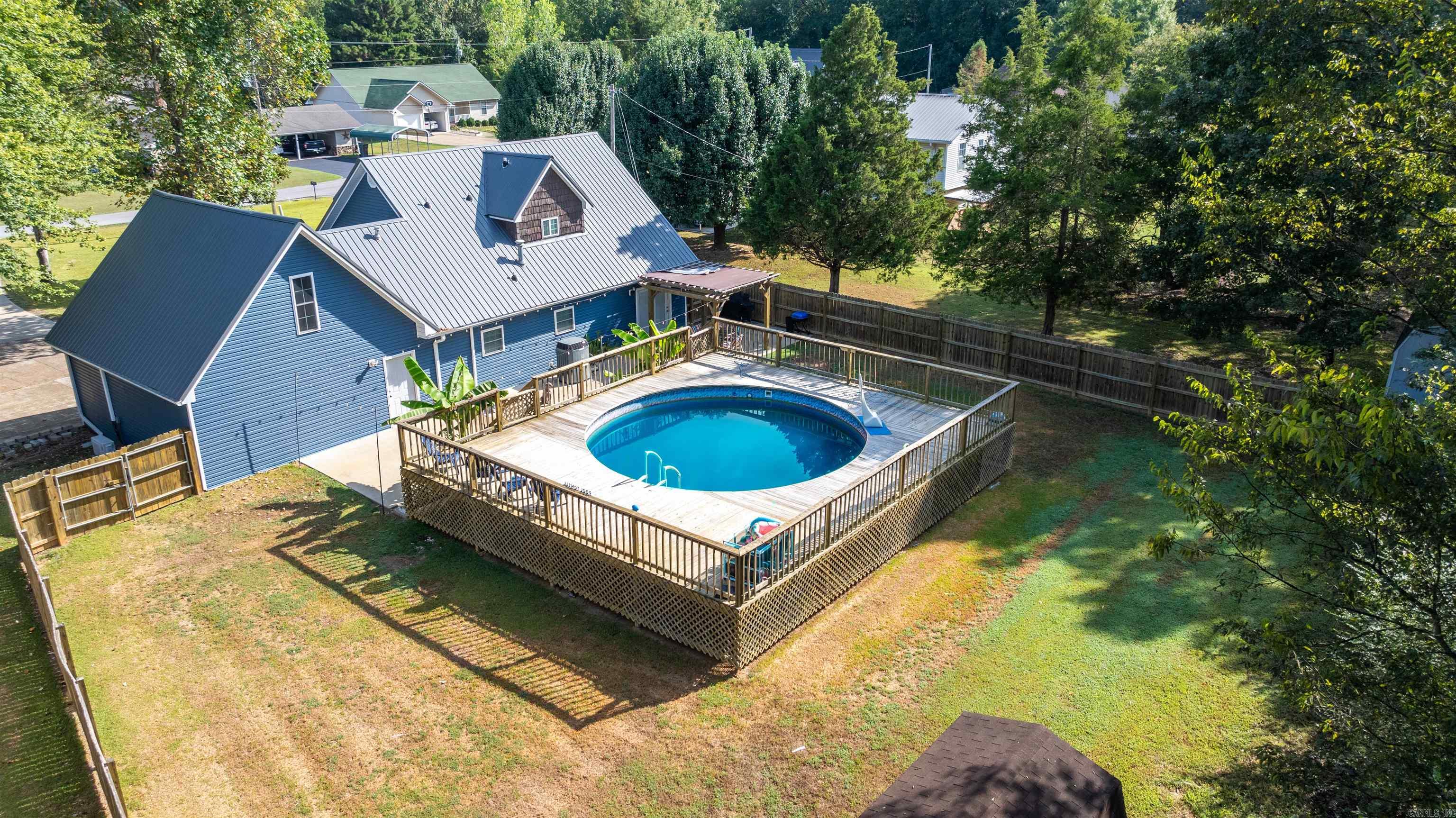 PEBBLE CREEK - Residential