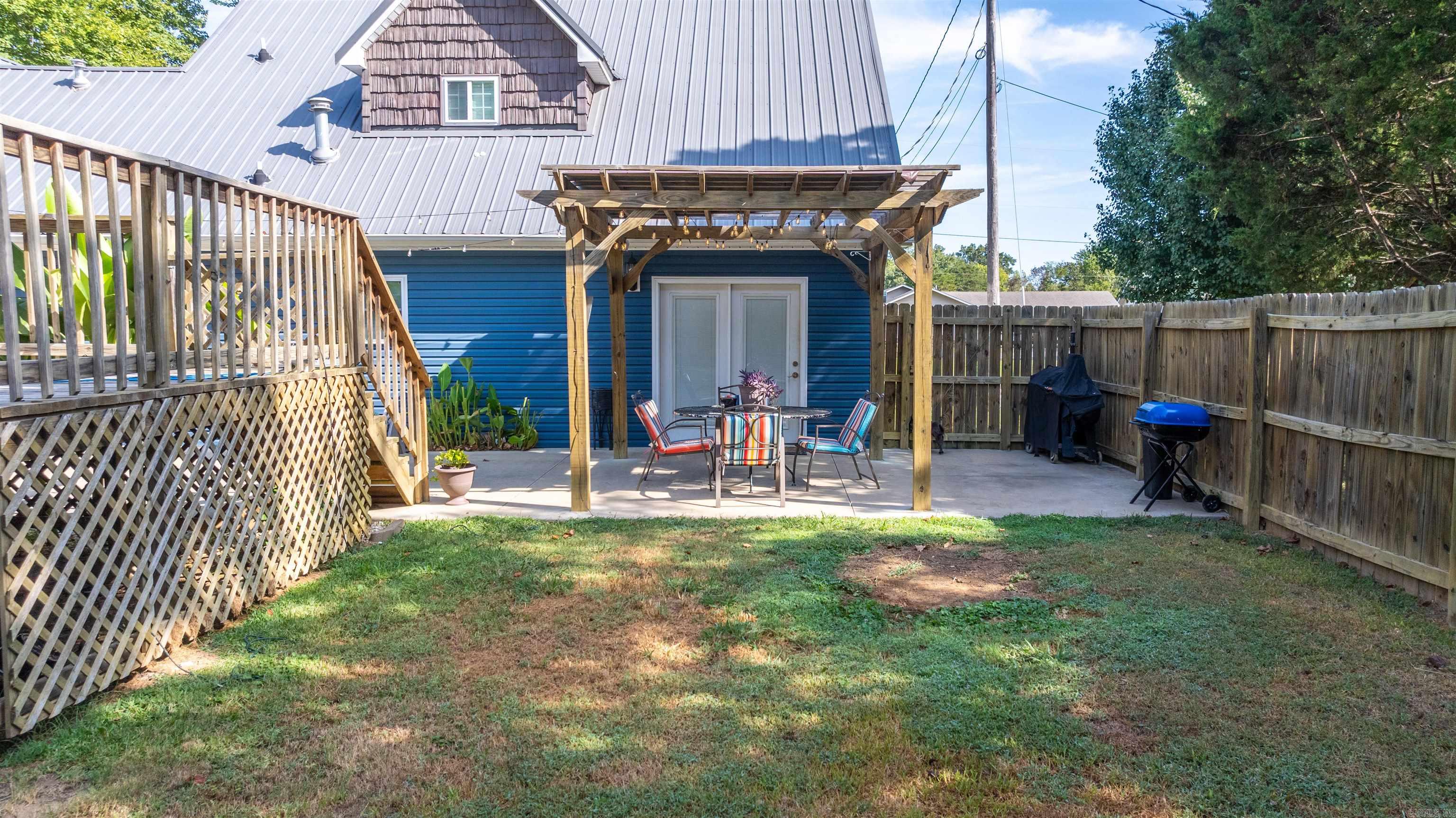 PEBBLE CREEK - Residential