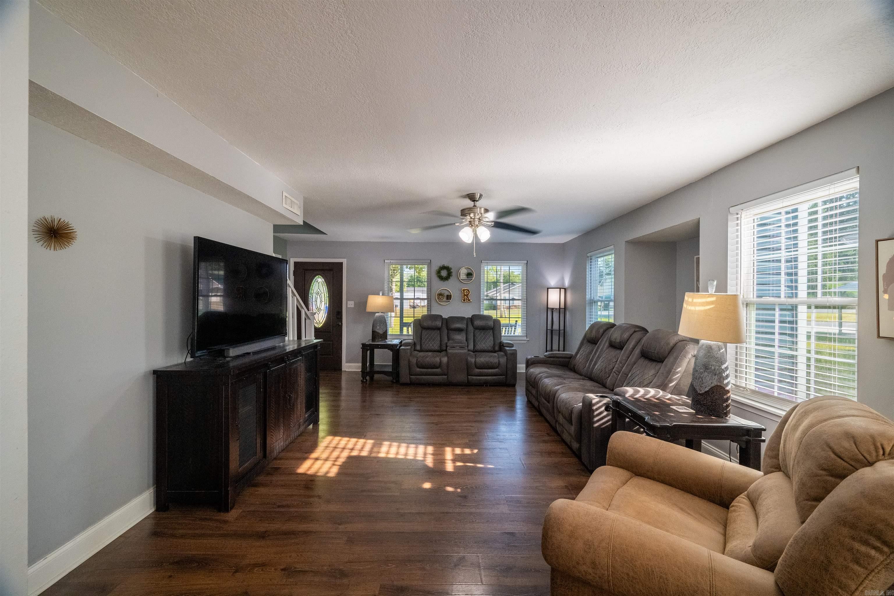 PEBBLE CREEK - Residential