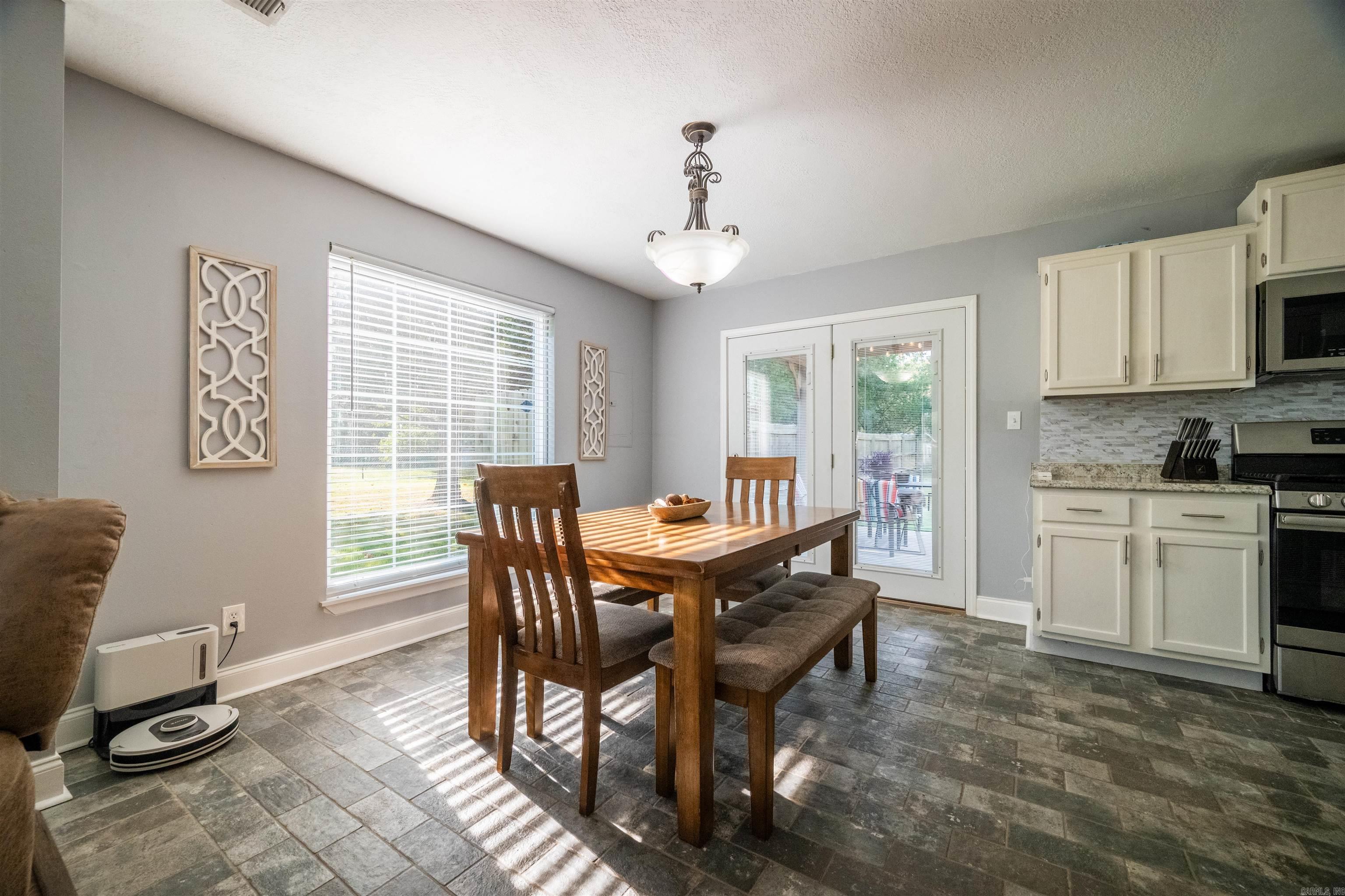 PEBBLE CREEK - Residential