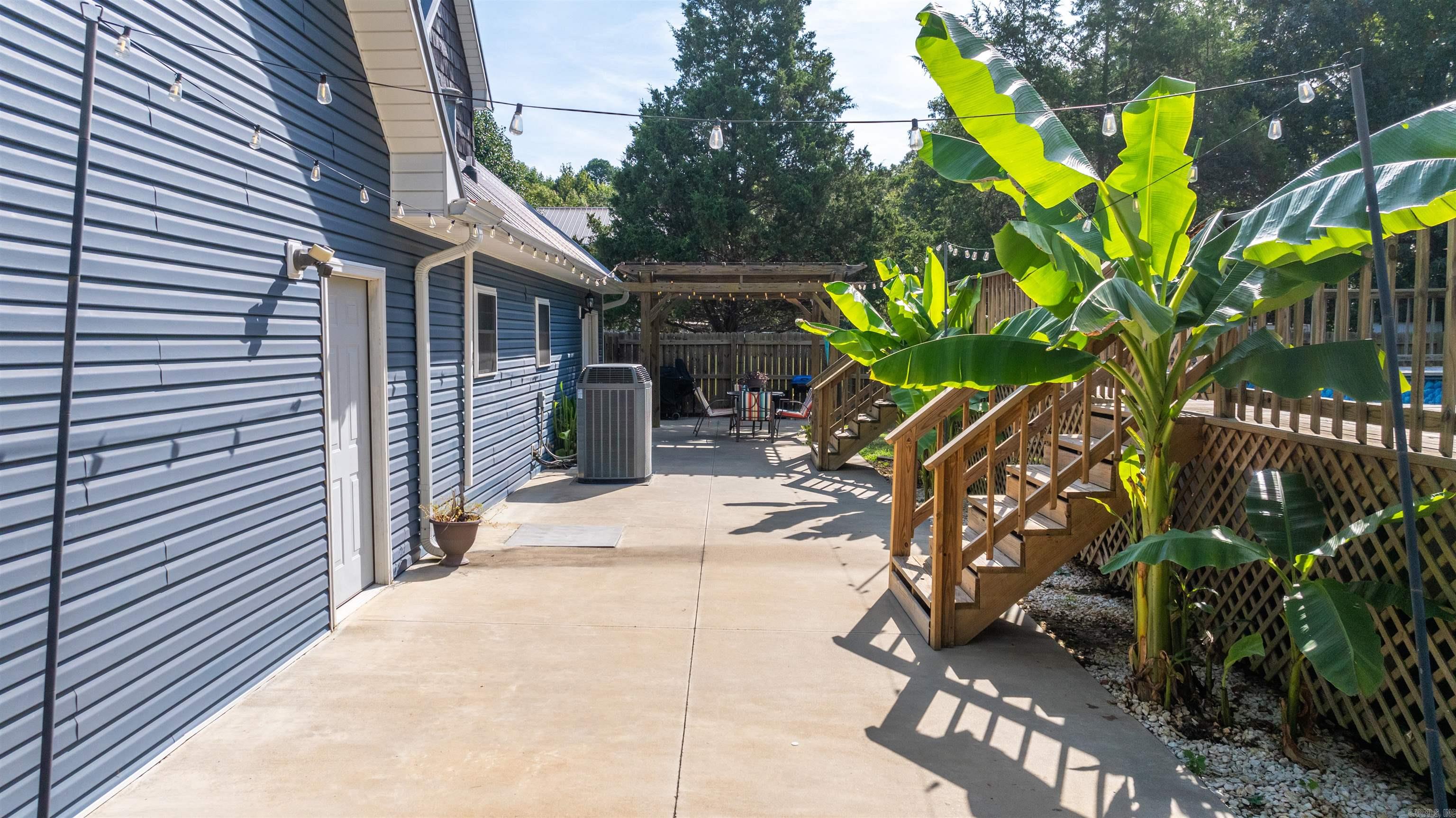 PEBBLE CREEK - Residential