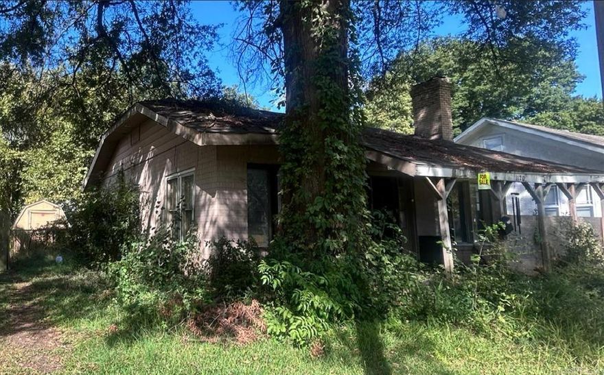 Mostly brick bungalow close to central Blytheville. Convenient to services. Needs lots of clean-up and yard maintenance, but at this price, there is room to accomplish a lot in the way of upgrades and needed maintenance. Could make a nice rental property.
