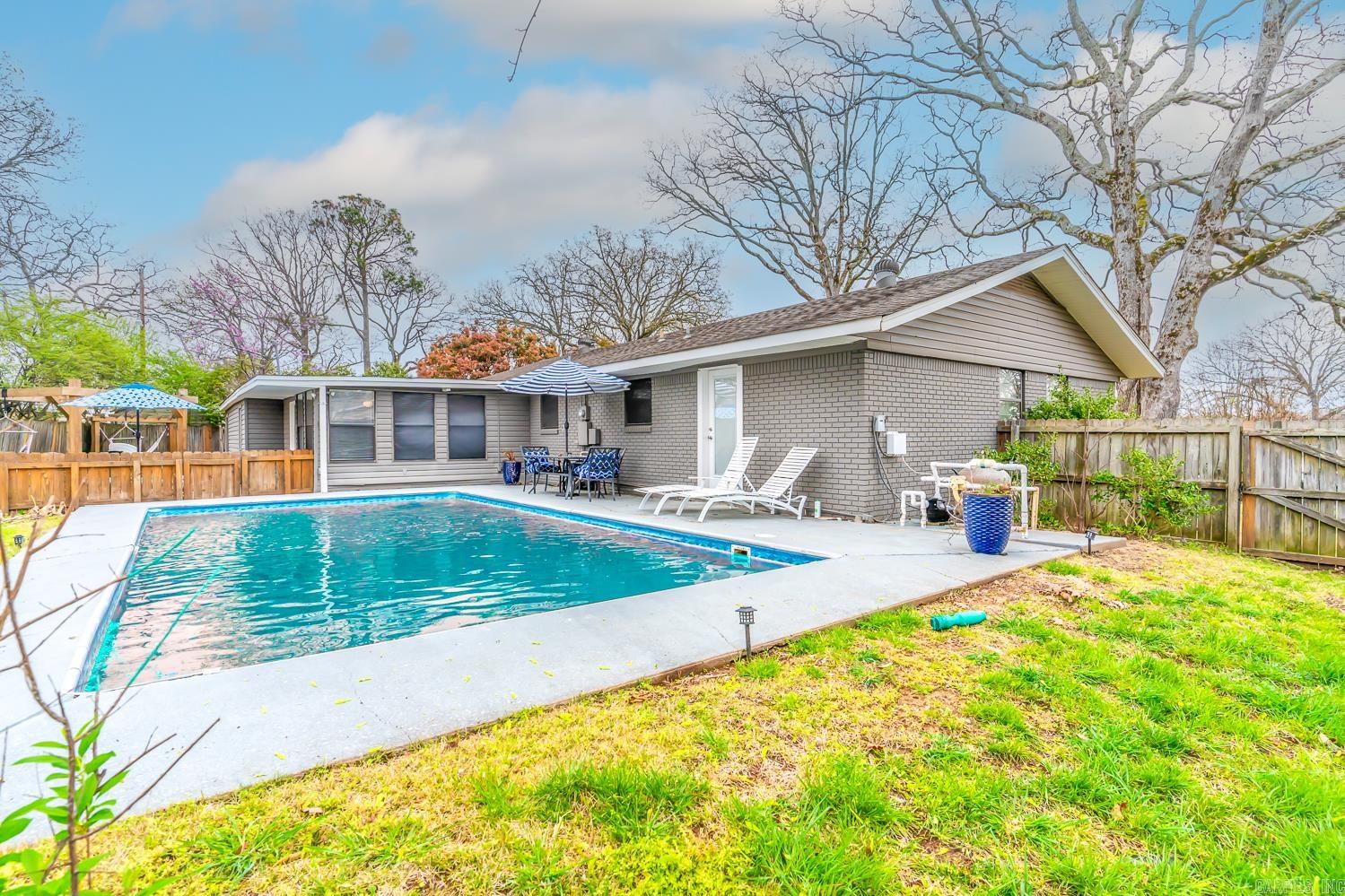 PIKE VIEW - Residential