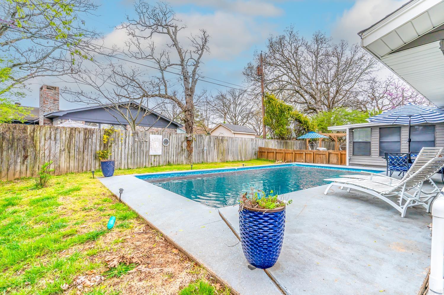 PIKE VIEW - Residential