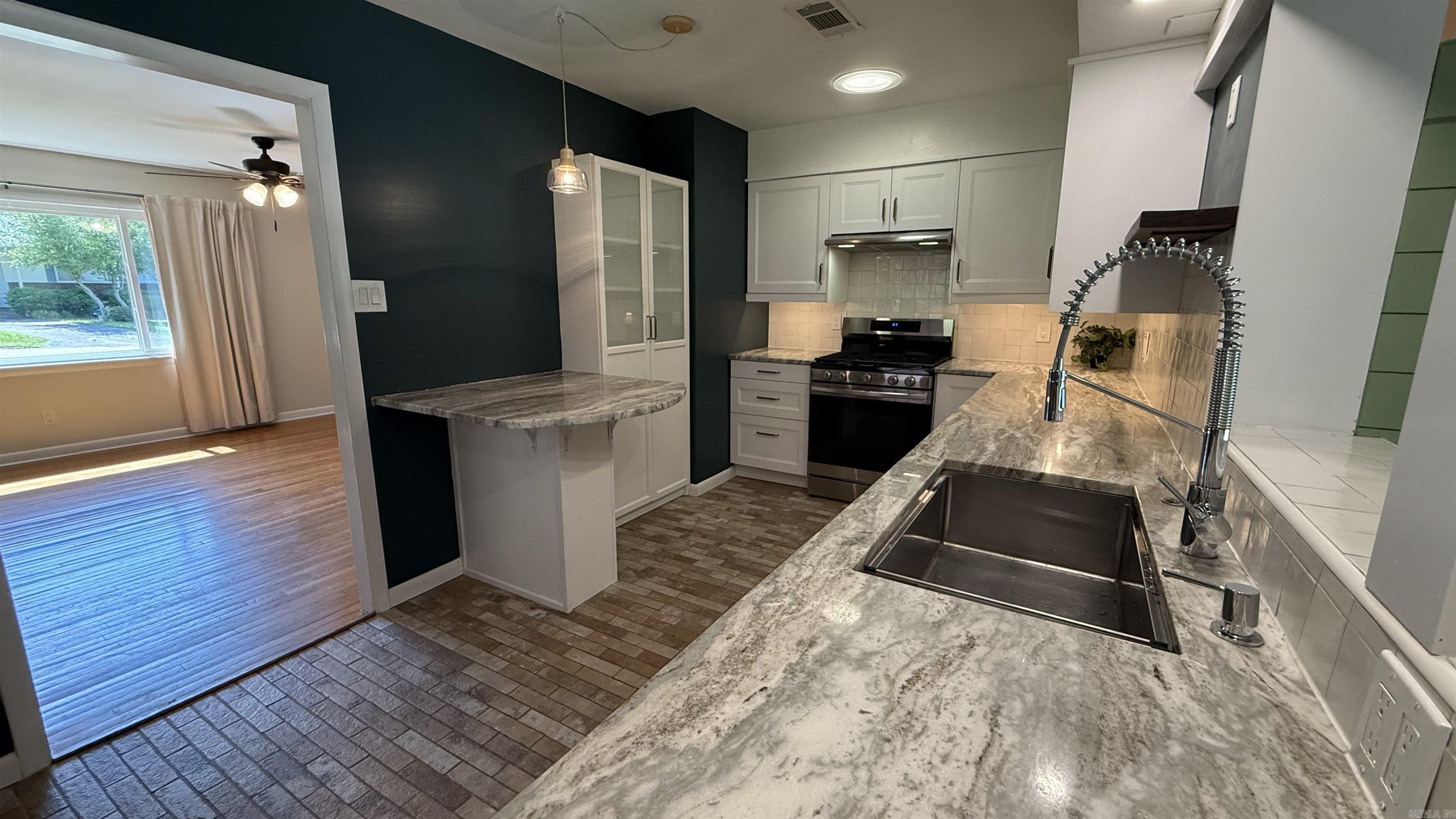 MARYLAND TERRACE - Residential