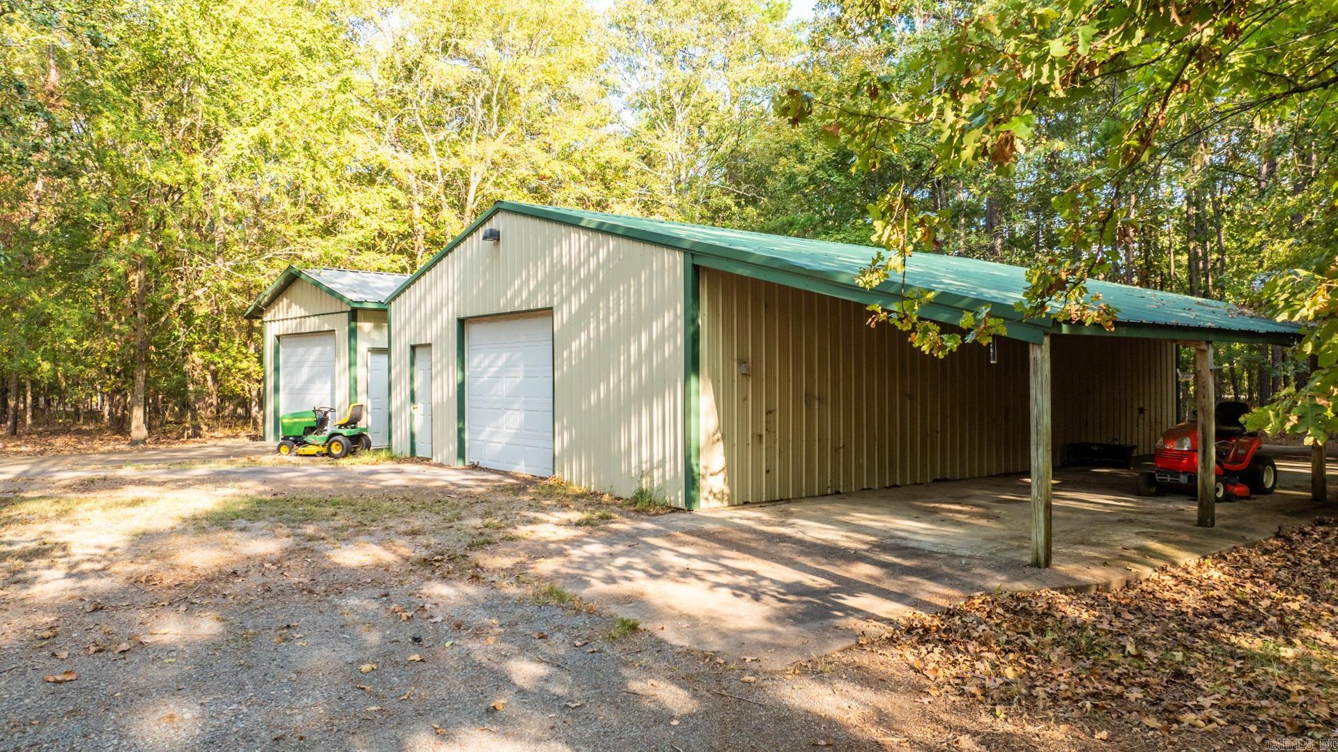 LAWSON OAKS - Residential