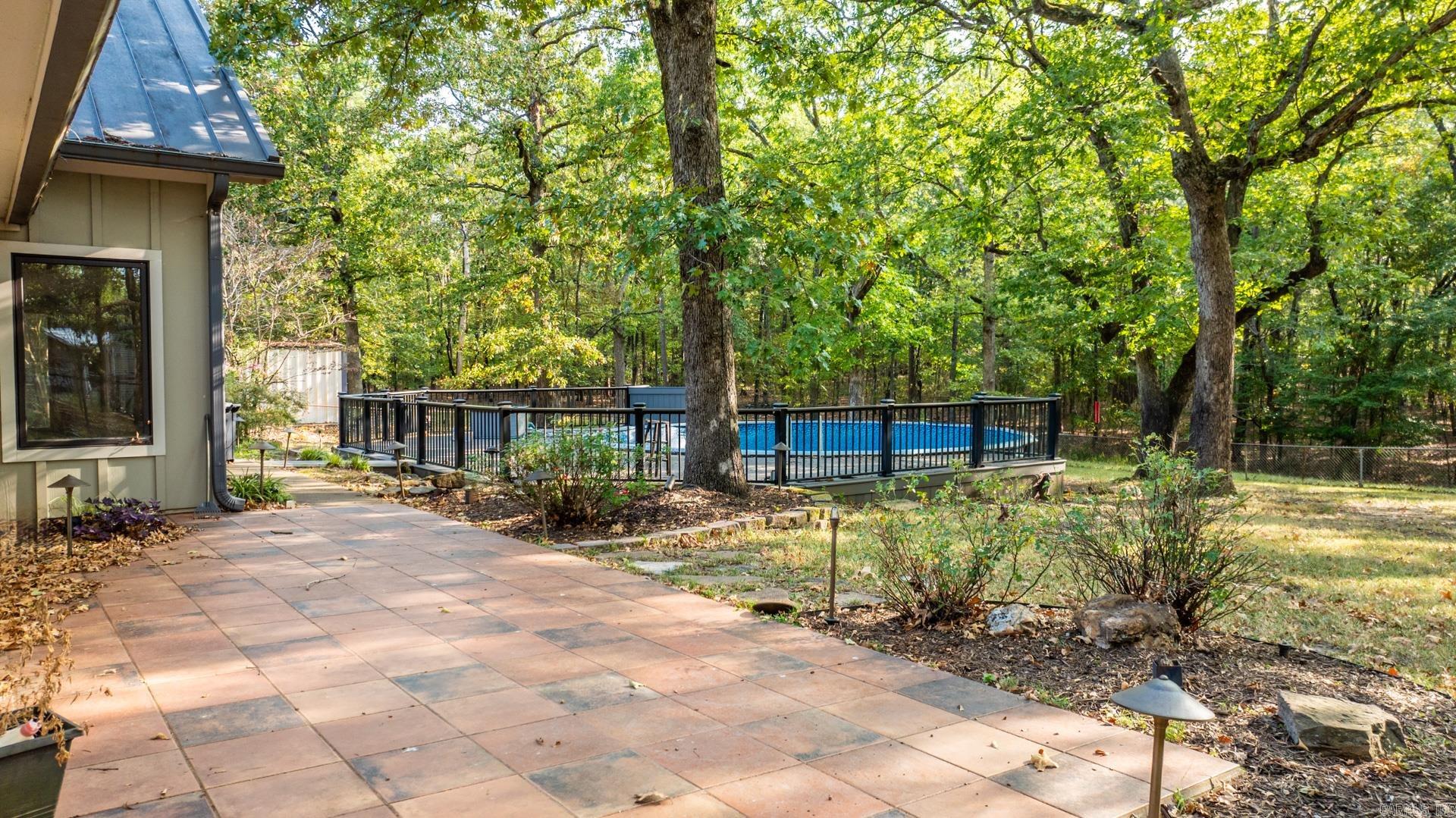 LAWSON OAKS - Residential