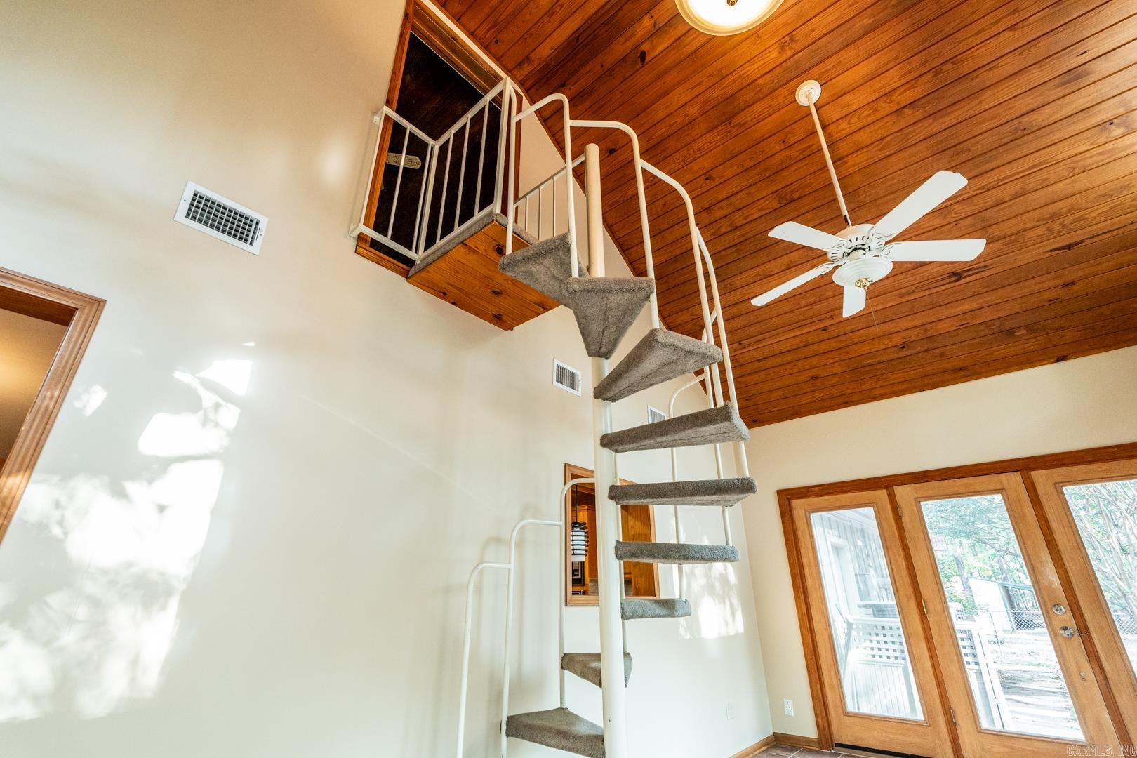 LAWSON OAKS - Residential