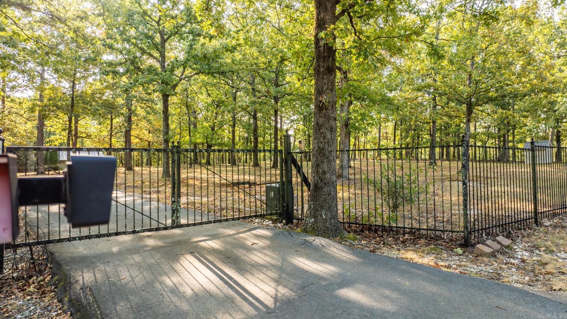 LAWSON OAKS - Residential