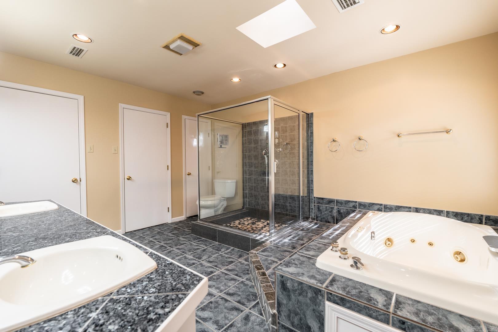 LAWSON OAKS - Residential