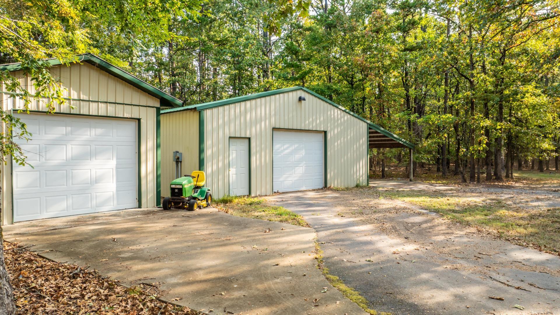 LAWSON OAKS - Residential