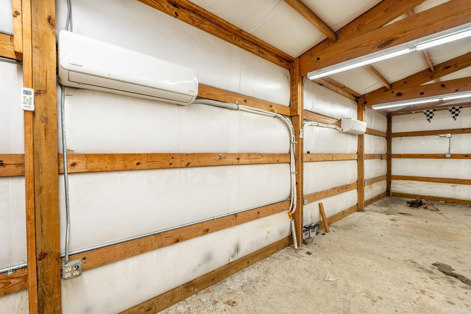 LAWSON OAKS - Residential