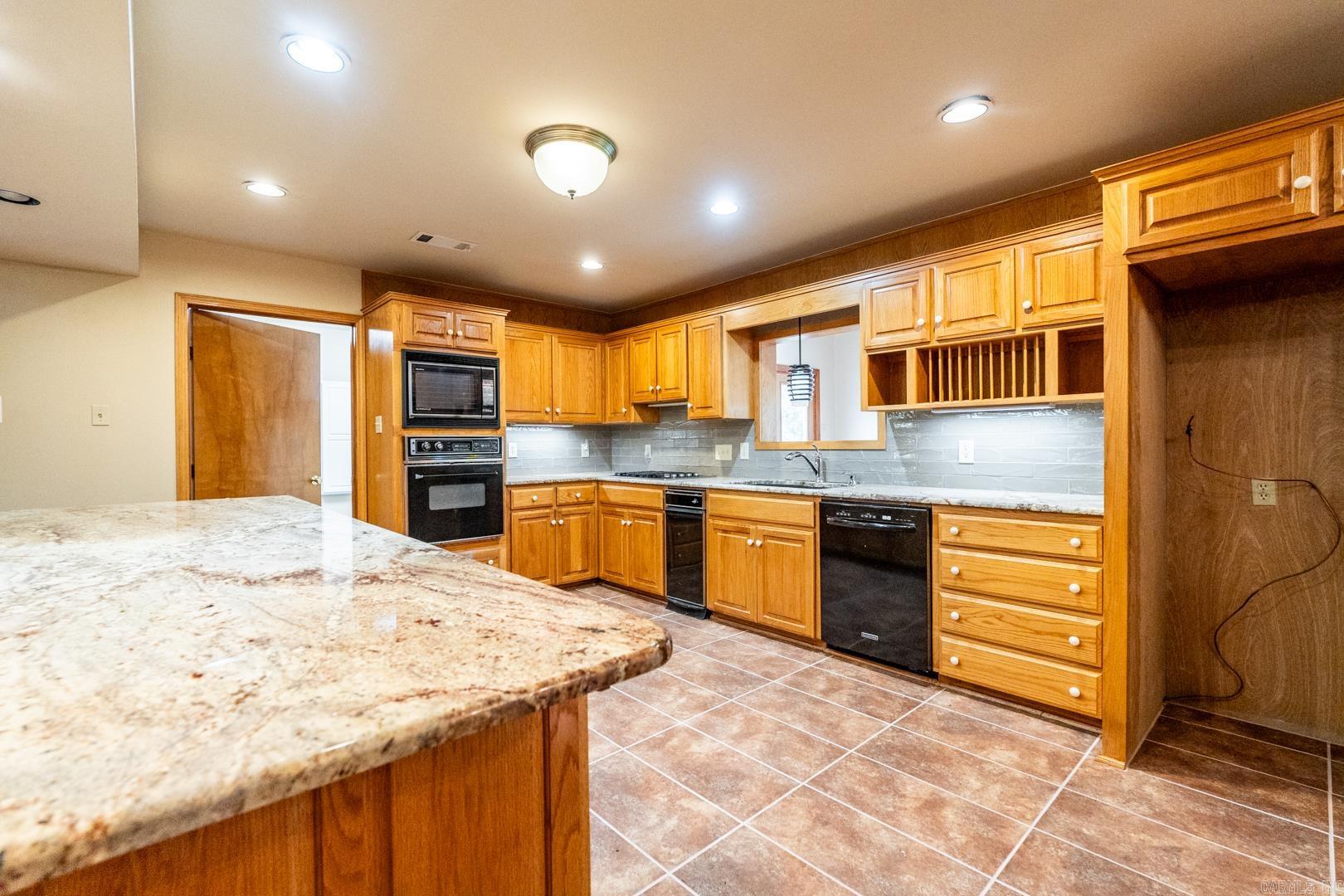 LAWSON OAKS - Residential